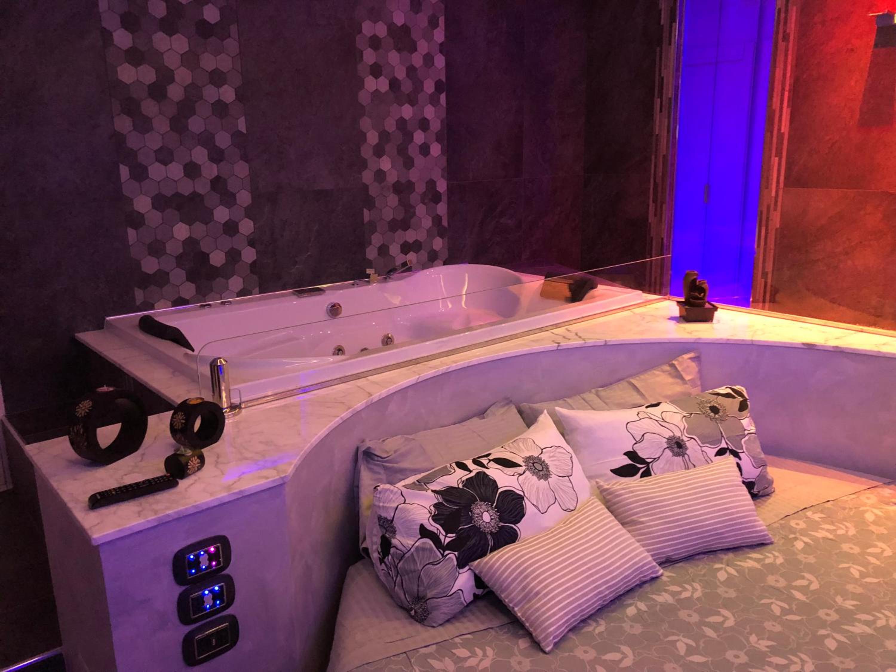 Assisi Luxury SPA Suite Images