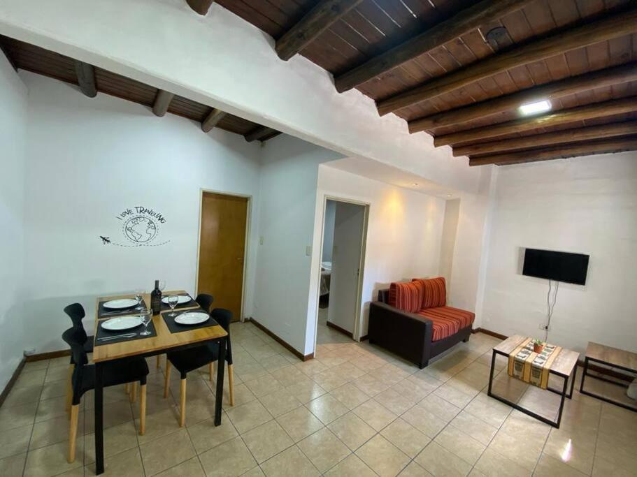 Departamento céntrico 2 dormitorios con terraza Mendoza Images