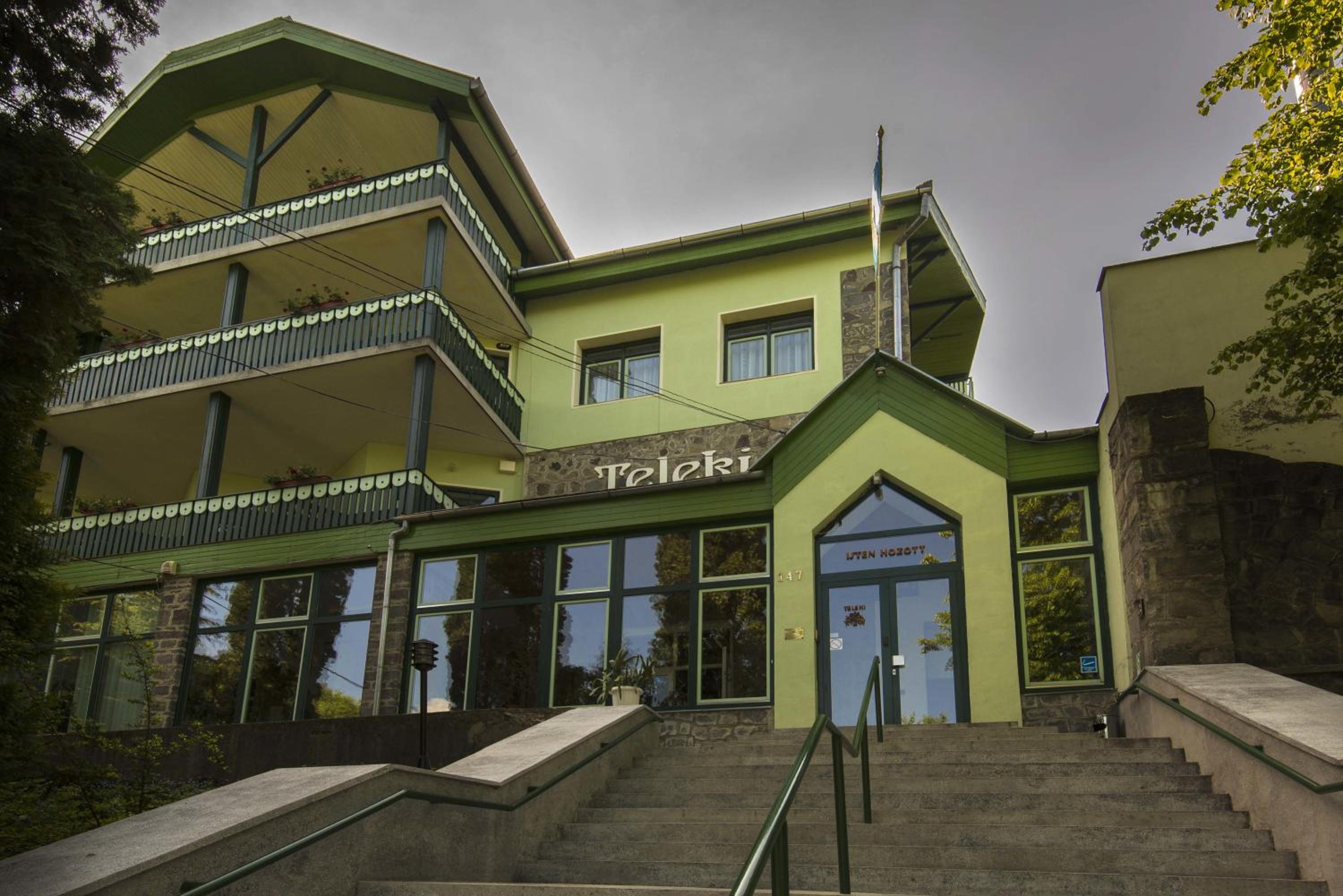 Hostel Teleki
