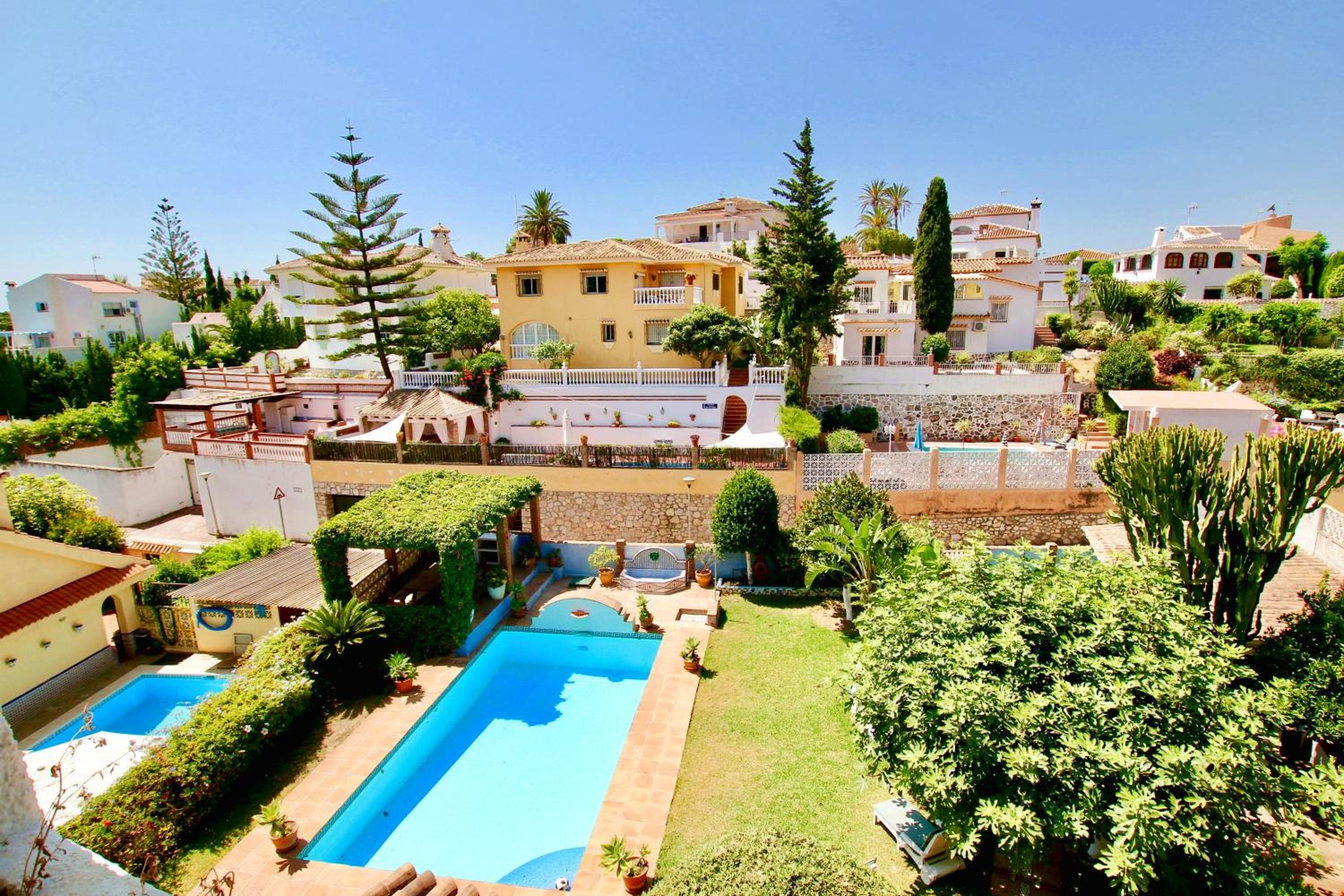 Private Pool Villa by Costarentals - Ref 249