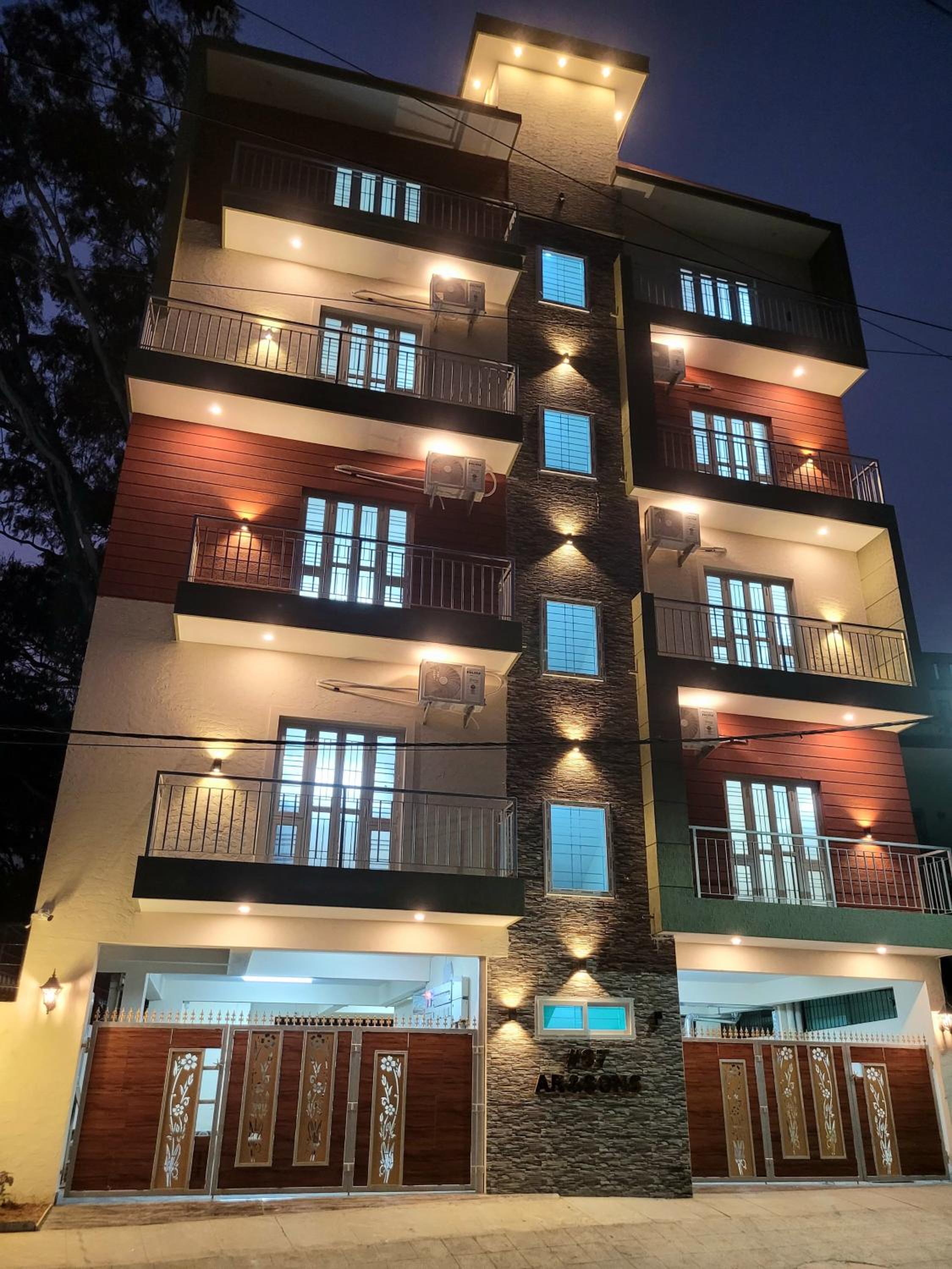 Castle Hebbal Service Apartments Images