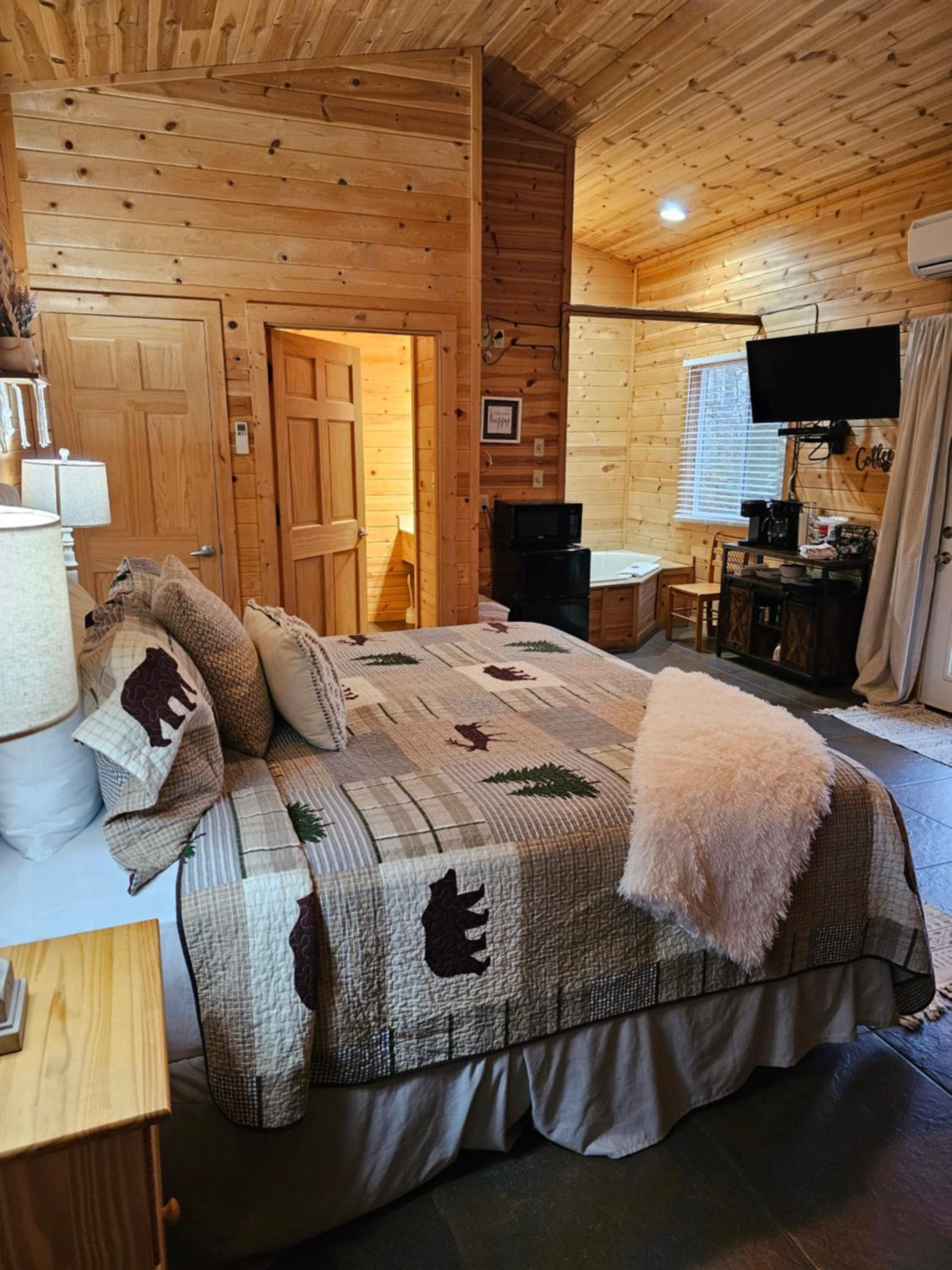 Honey Bear Haven Suite 5 Images