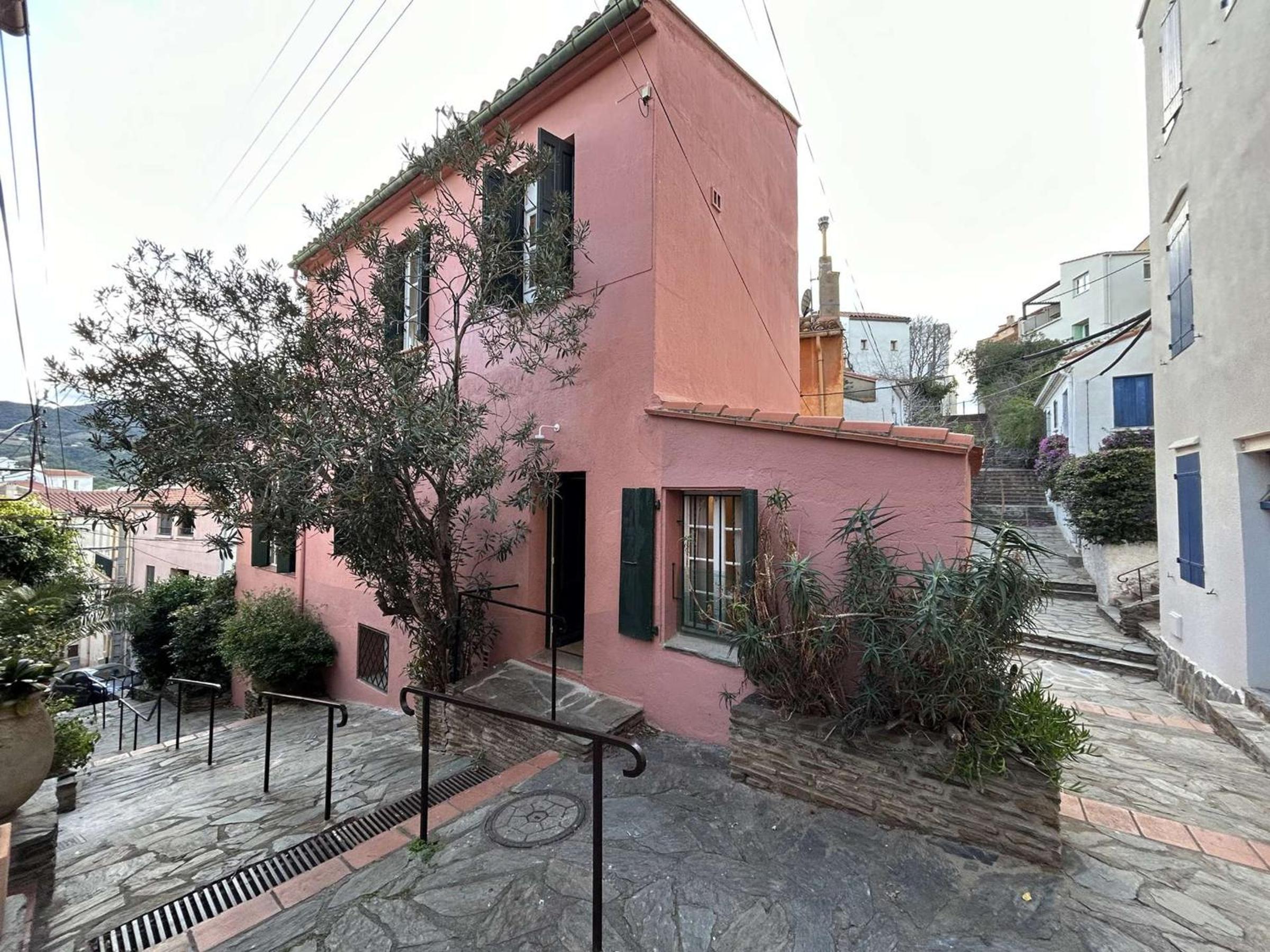 Maison typique 4 pièces avec terrasse, proche plage et centre, garage privatif, climatisation, Banyuls - FR-1-225C-136 Images