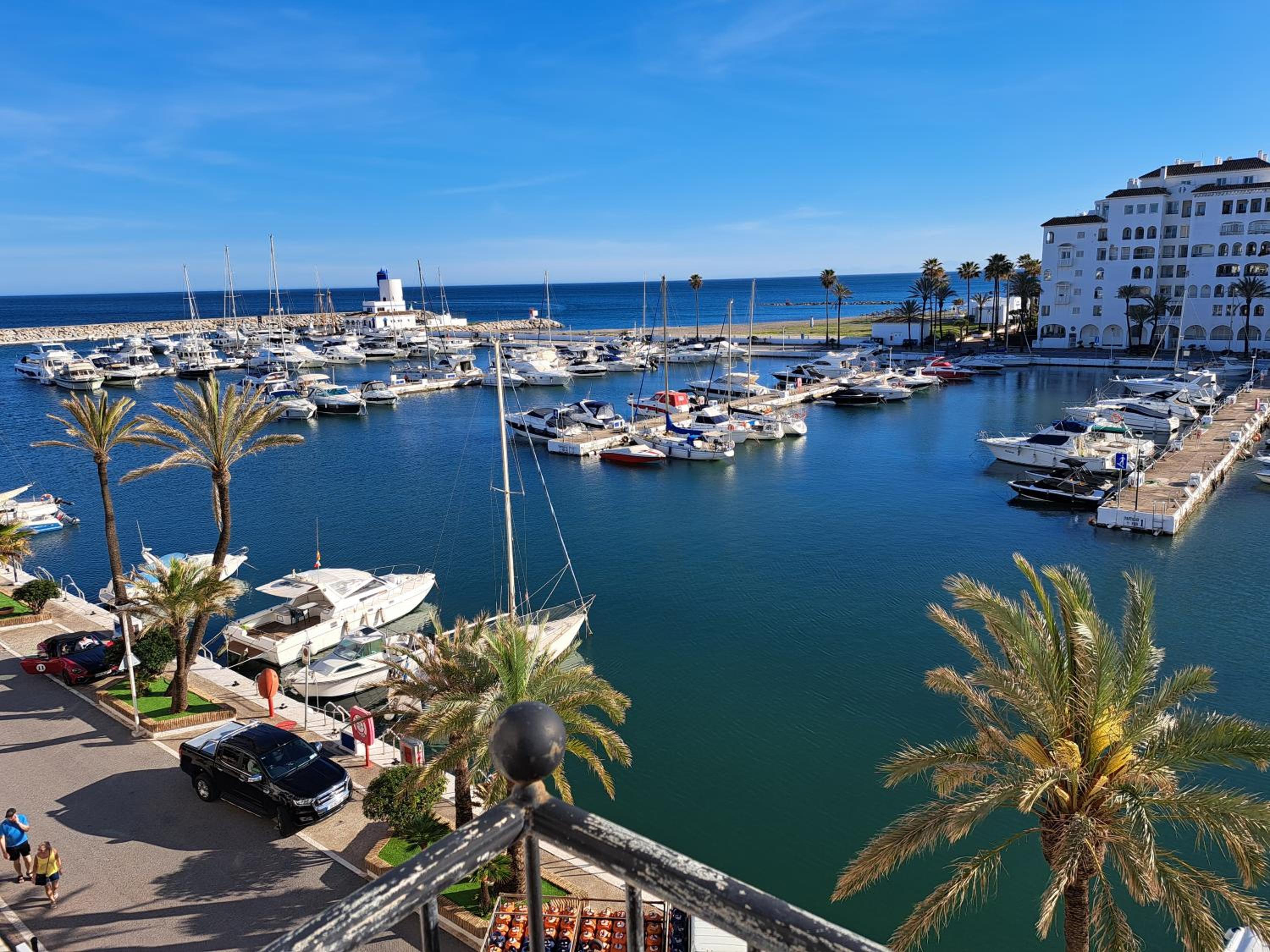 Superb Seaview Apartment Duquesa Port Images