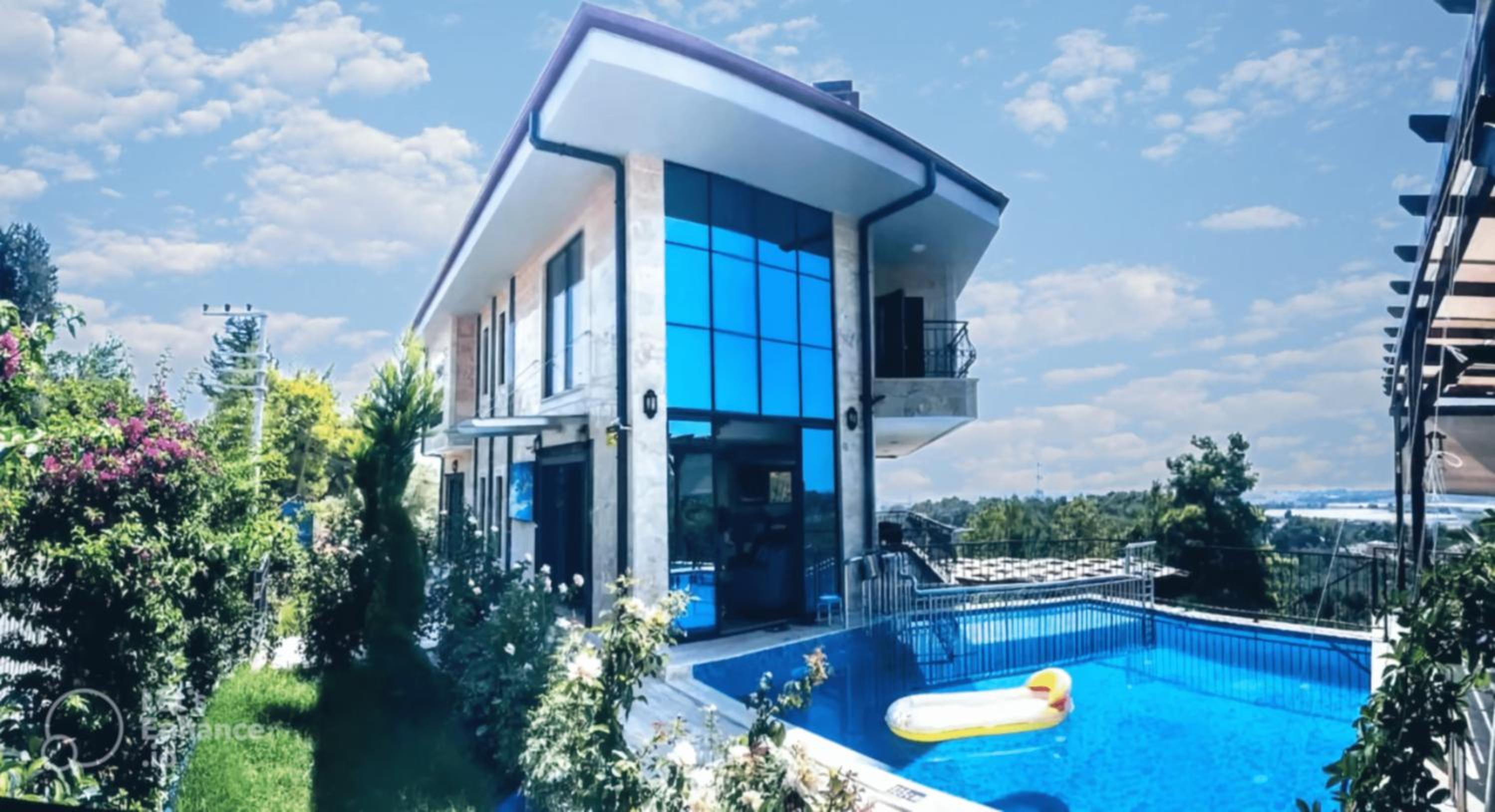 Villa15 Lodge, Five-Star Stay 5BD 5-5BA Beach Access Villa with Pool , Gym, Sauna, Alfresco Dining & Garden Images