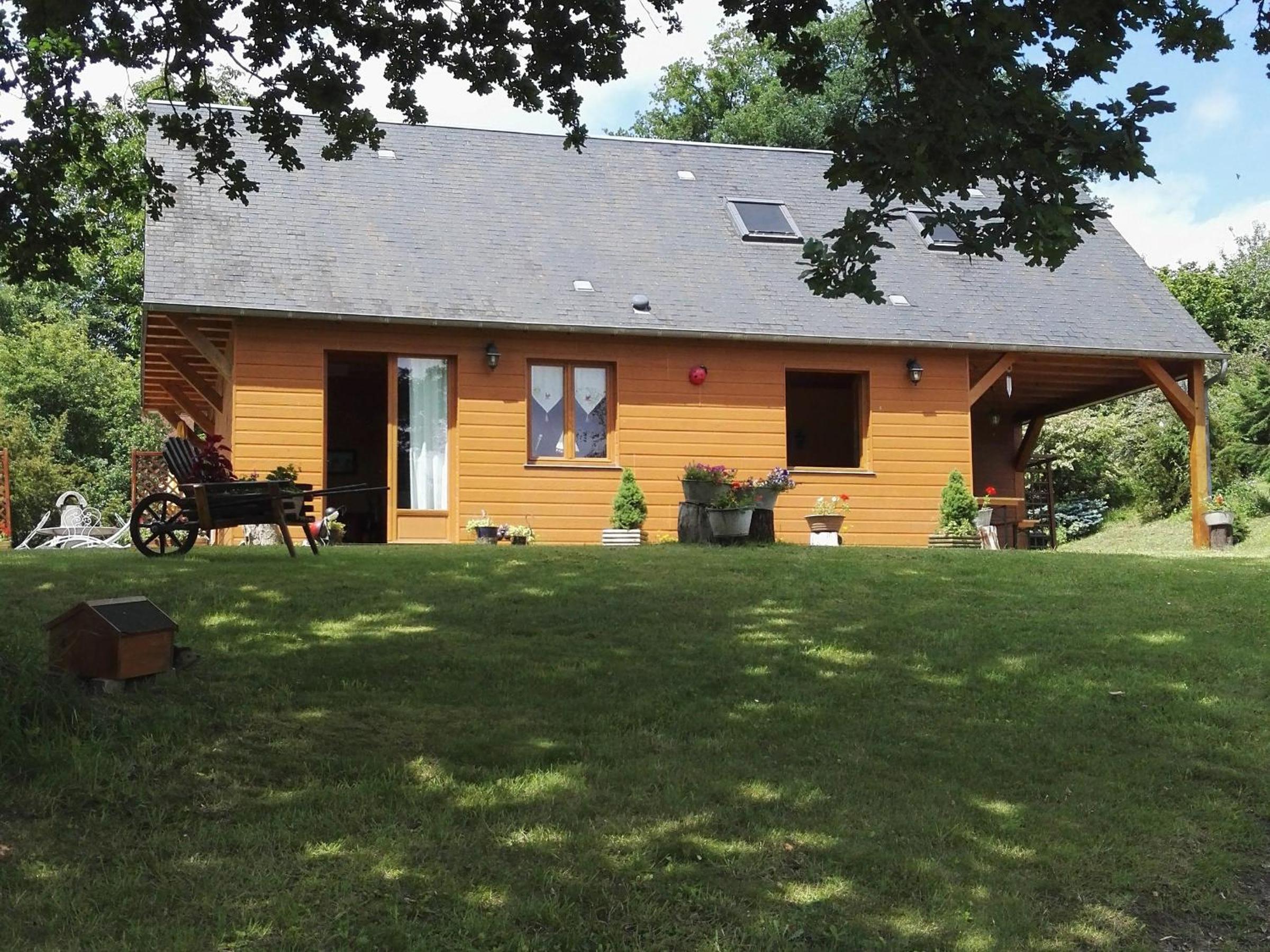 Maison en bois avec jardin, idéal randonnée, fibre haut débit, équipements bébé près du Mans et Tours - FR-1-410-195 Images