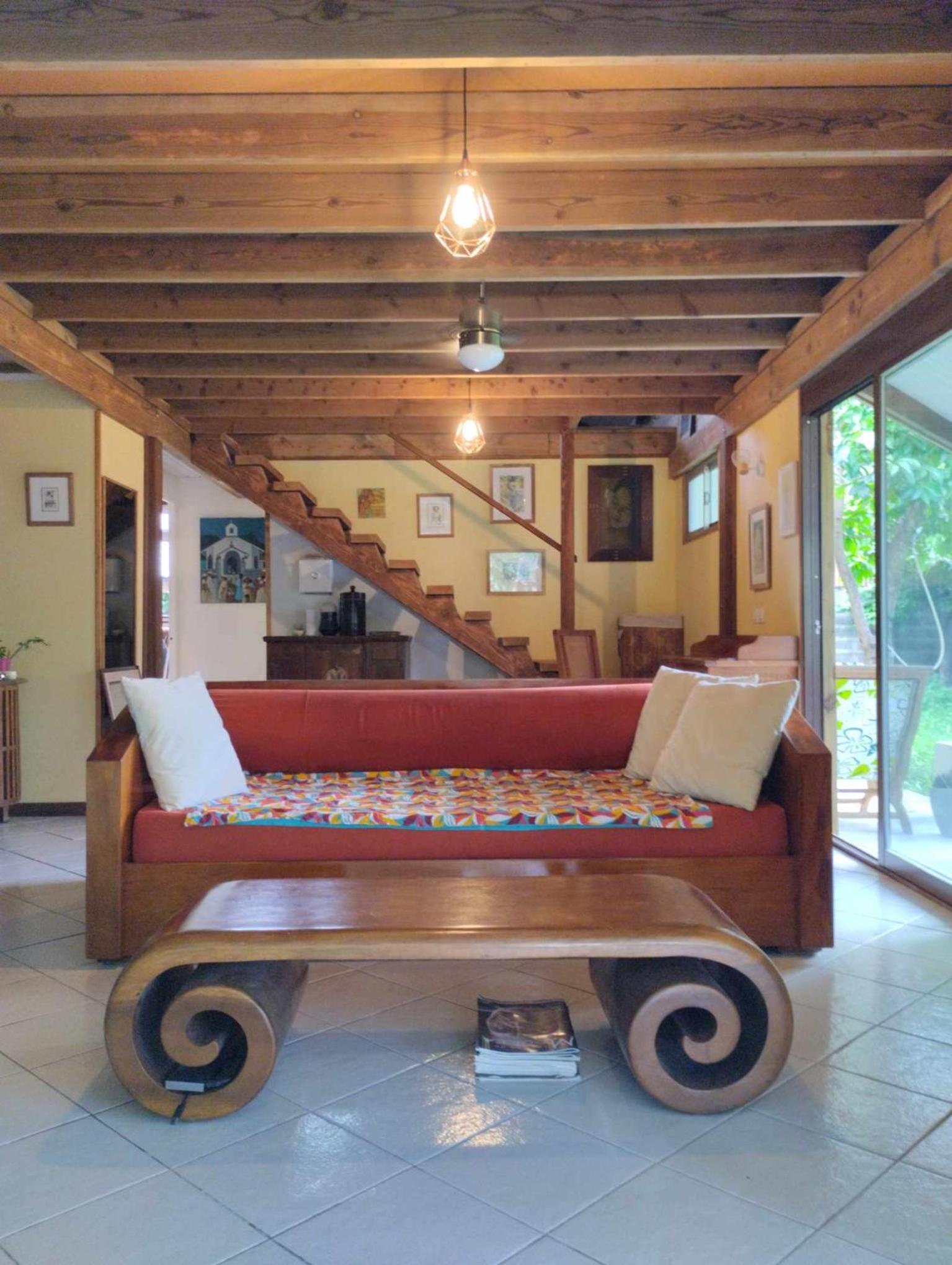 Tema'e Beach House Images