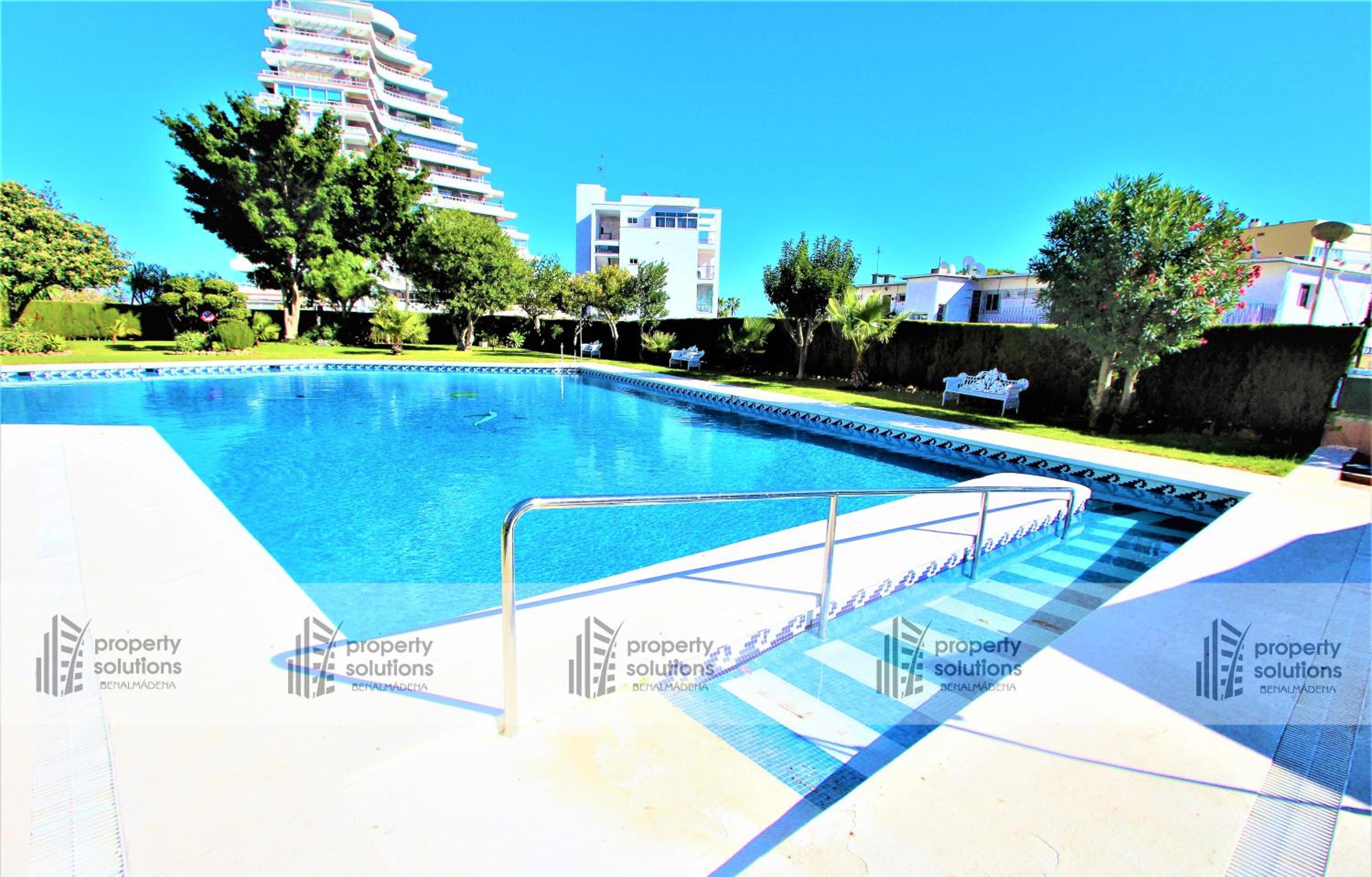 Delta del Sur Apartamentos - Cerca de tren, restaurantes, tiendas - PLAYA A 8 MIN CAMINANDO Images