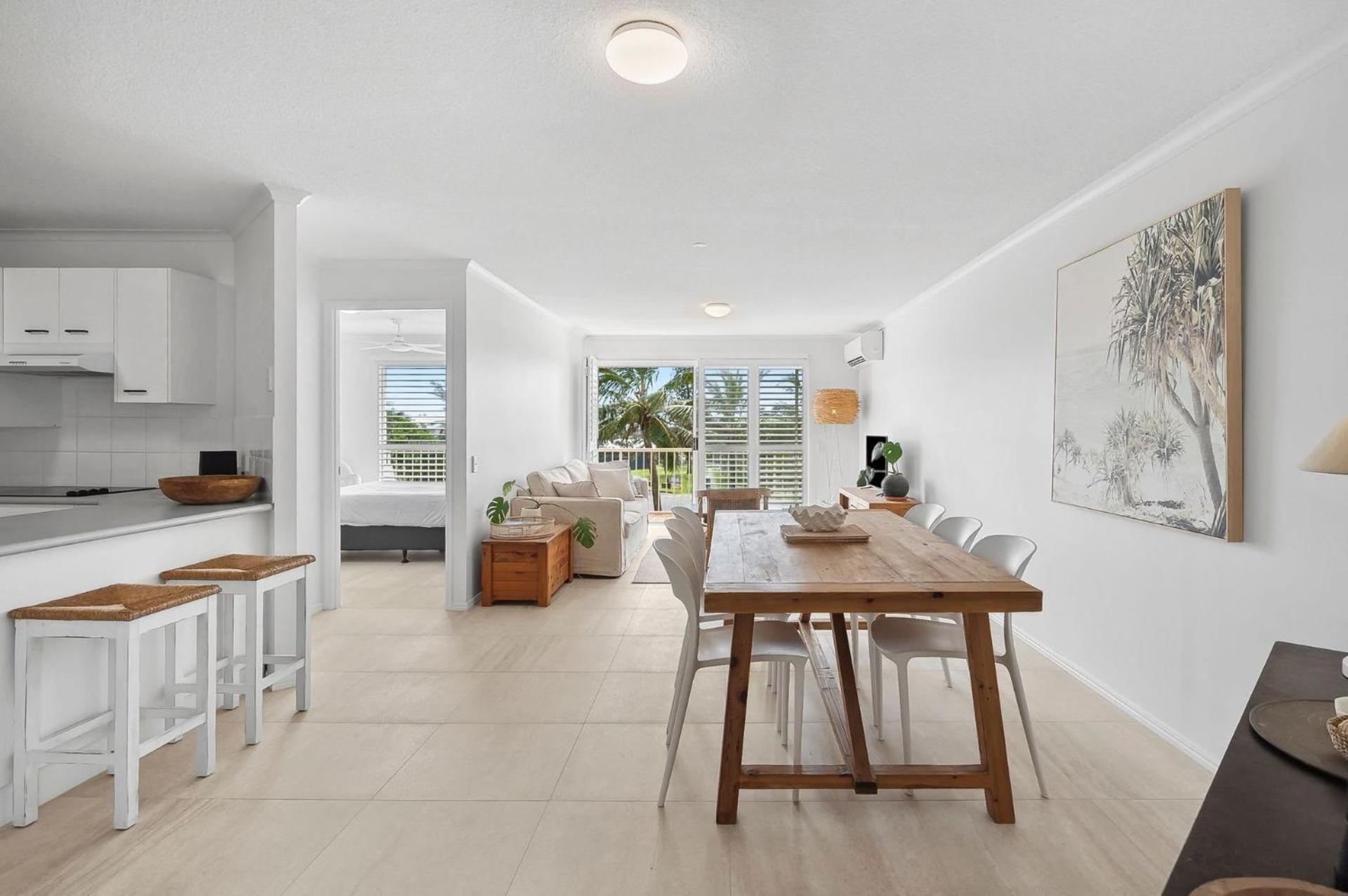 Unit 8 Breakwater Apartments Images