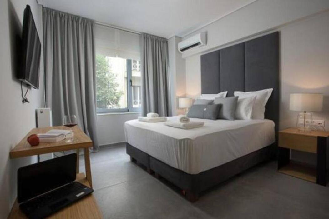 LeGeo-Luxurious Athenian Apartment Images