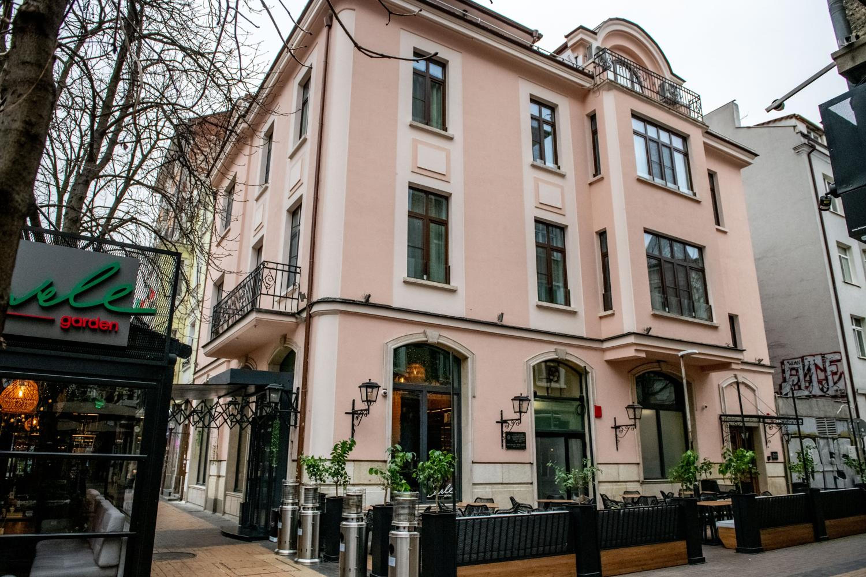 Agora' Boutique Self-Check In