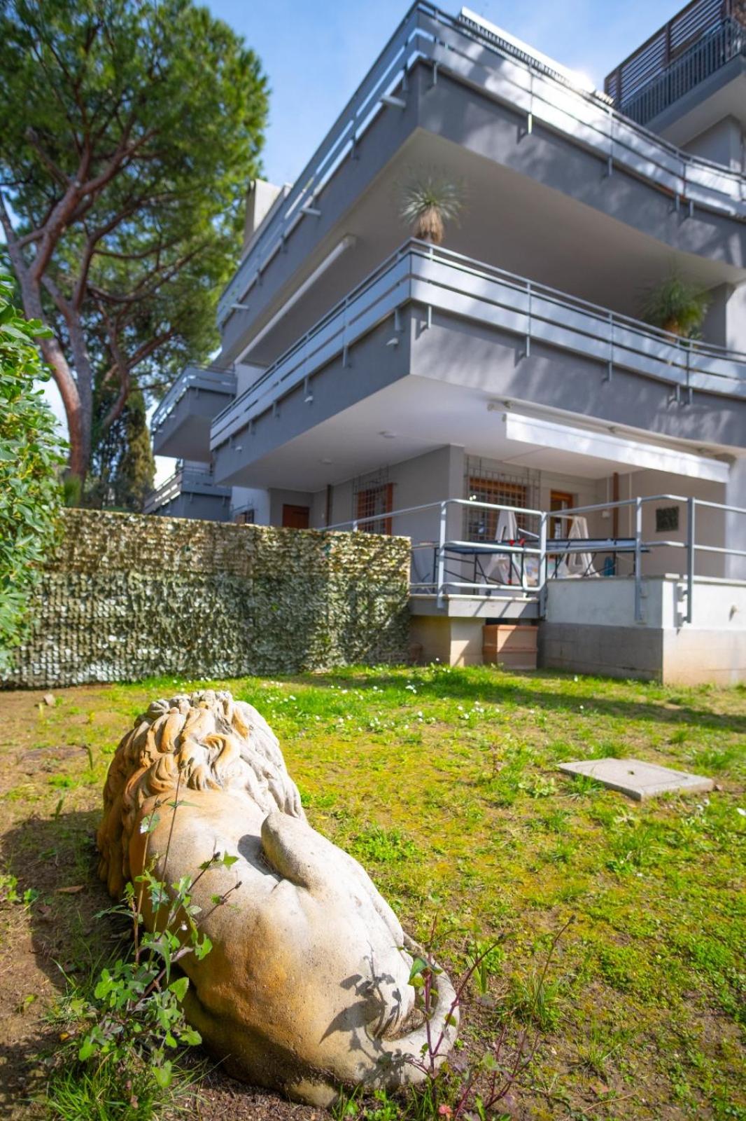 Lion house Images