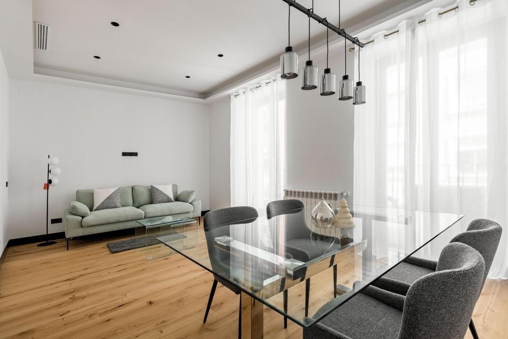 GuestReady -Minimalist stay near Plaza de España Images
