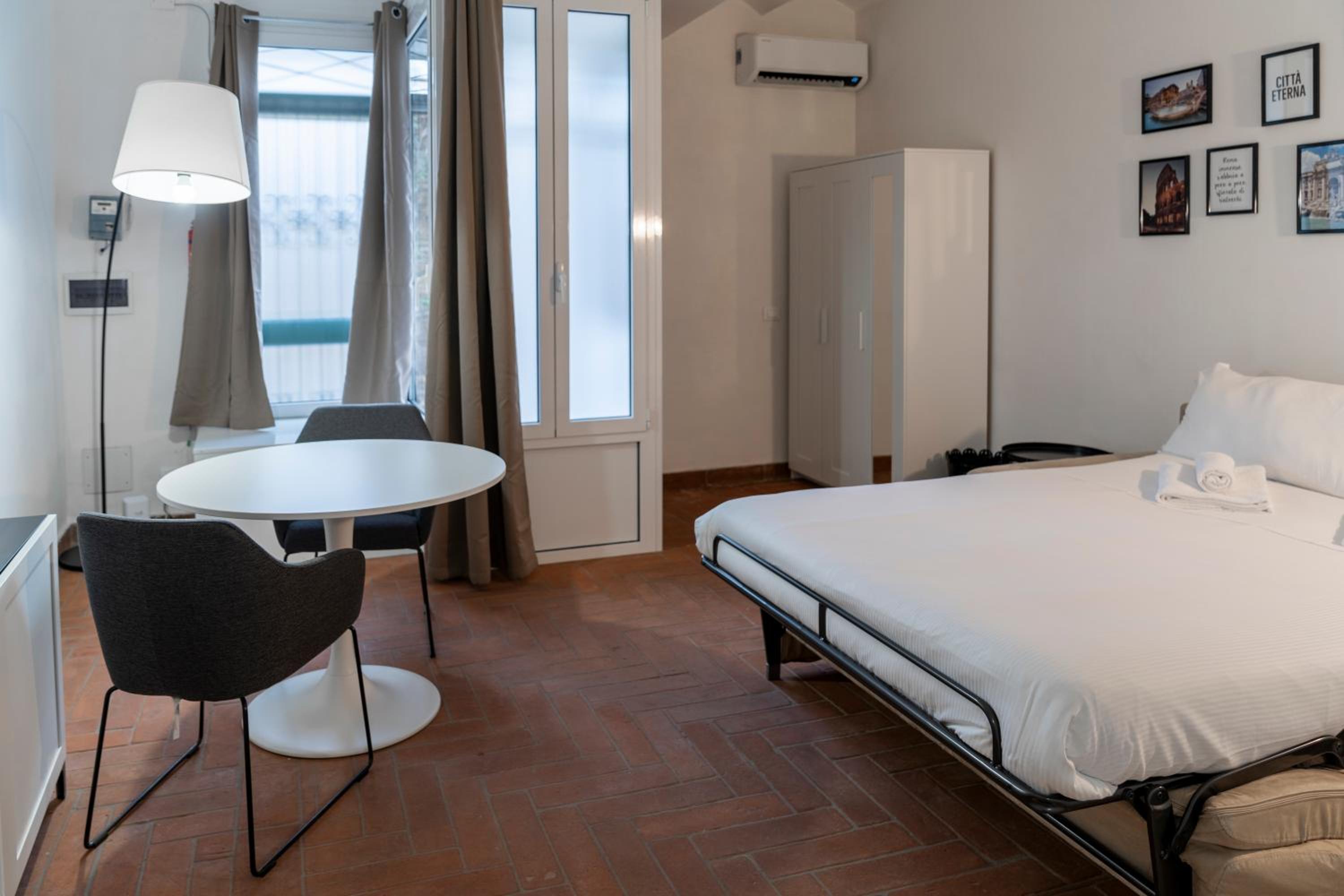 Studio Flat - Lungara 44A