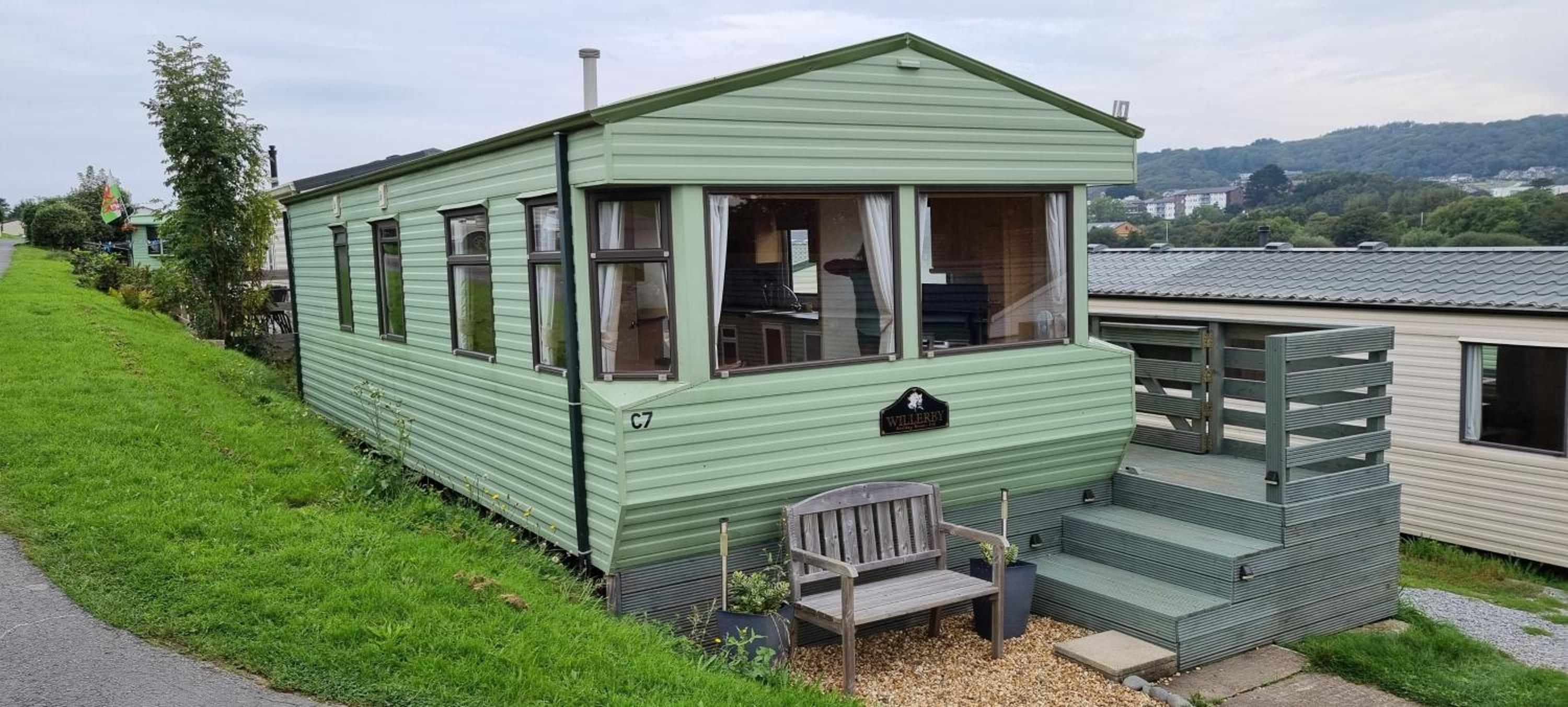 Spacious 2 bedroomed mobile home Images