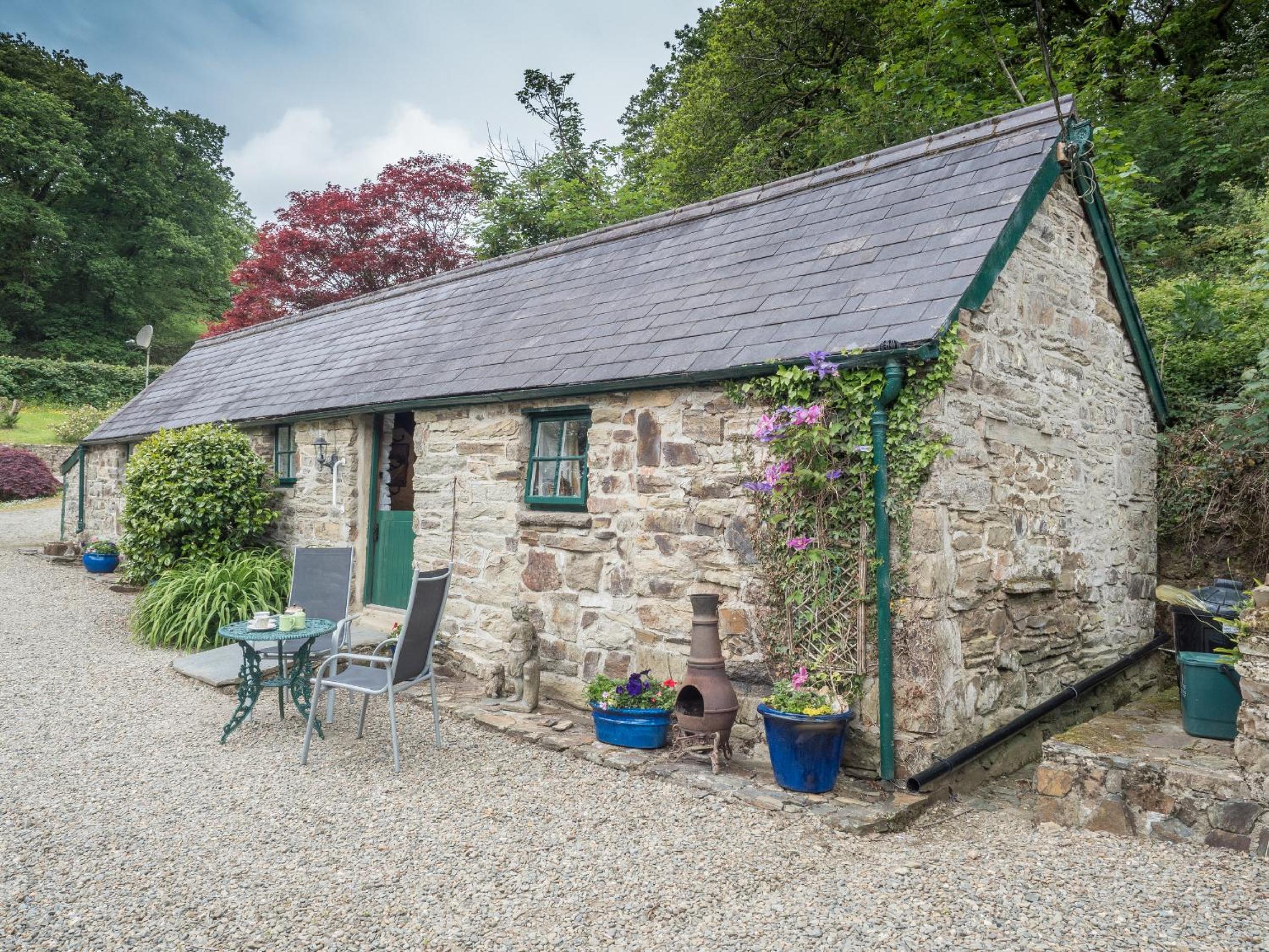 Rhyd y Brown Cottage Llys Y Fran Images