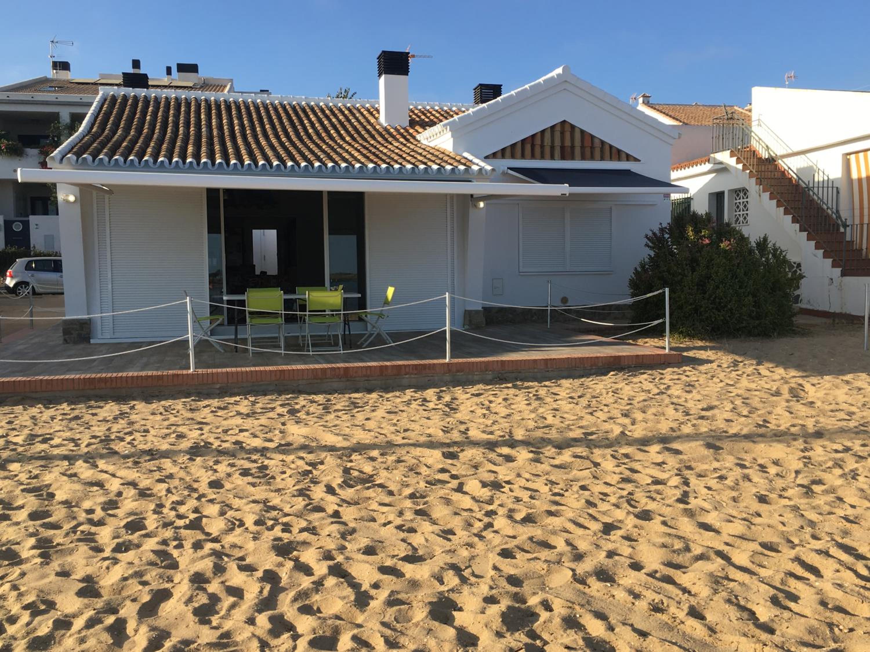 Chalet sobre la playa , Images