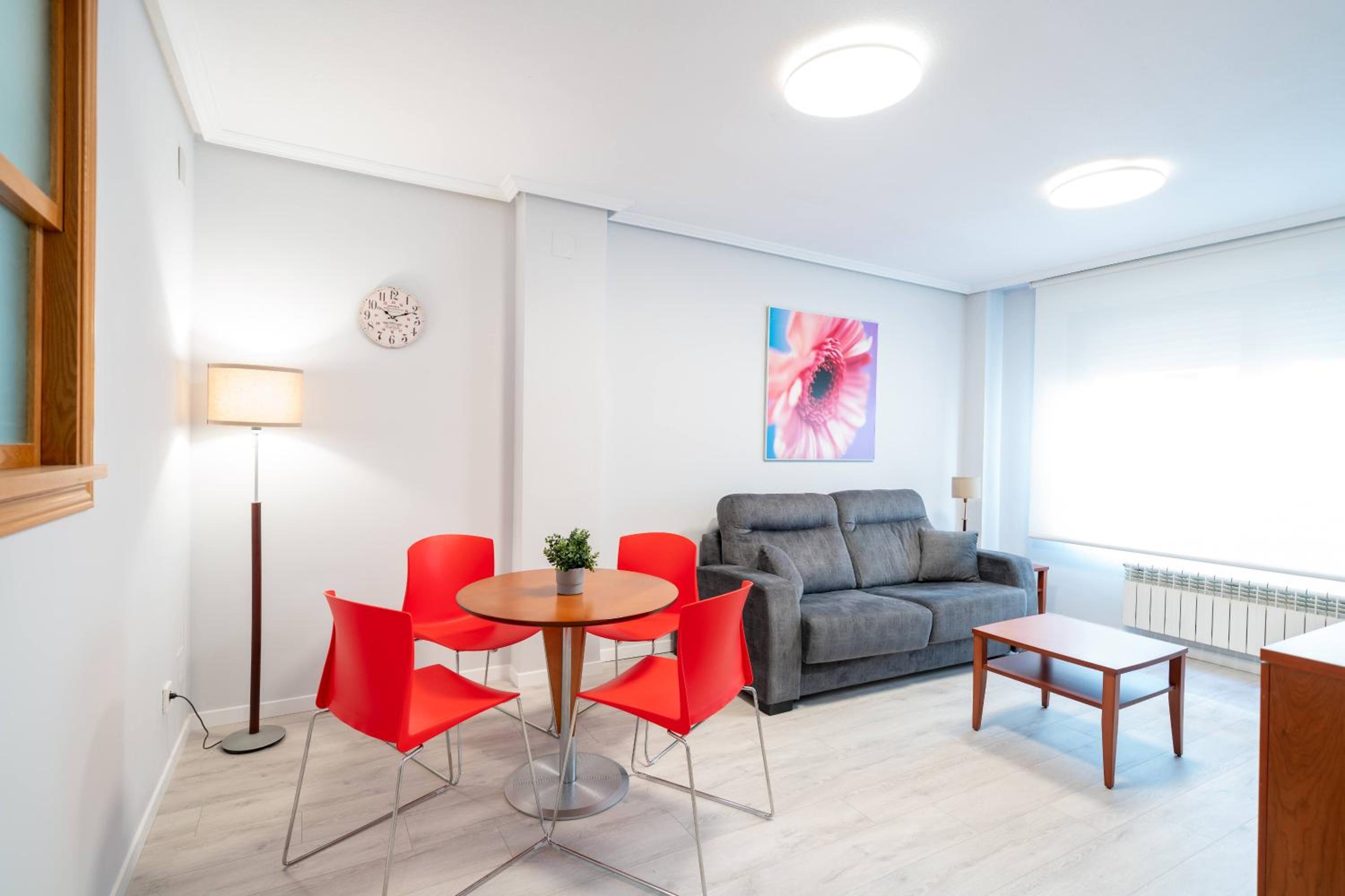 Apartamentos GO - Génova Parquesol - Parking Gratuito Images
