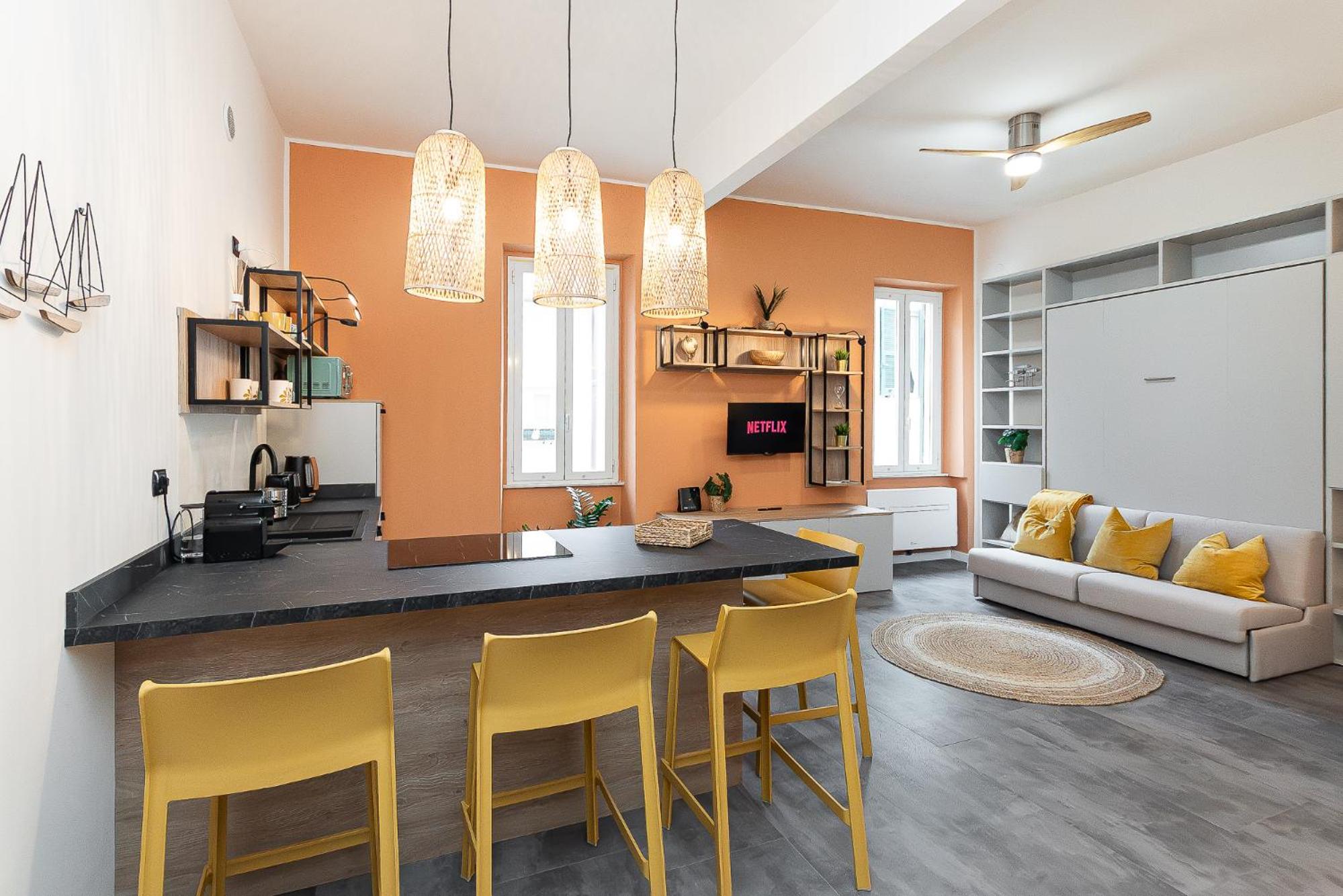 Loano centro Storico appartamento Loft con ParcheggioPrivatoGratuito Images