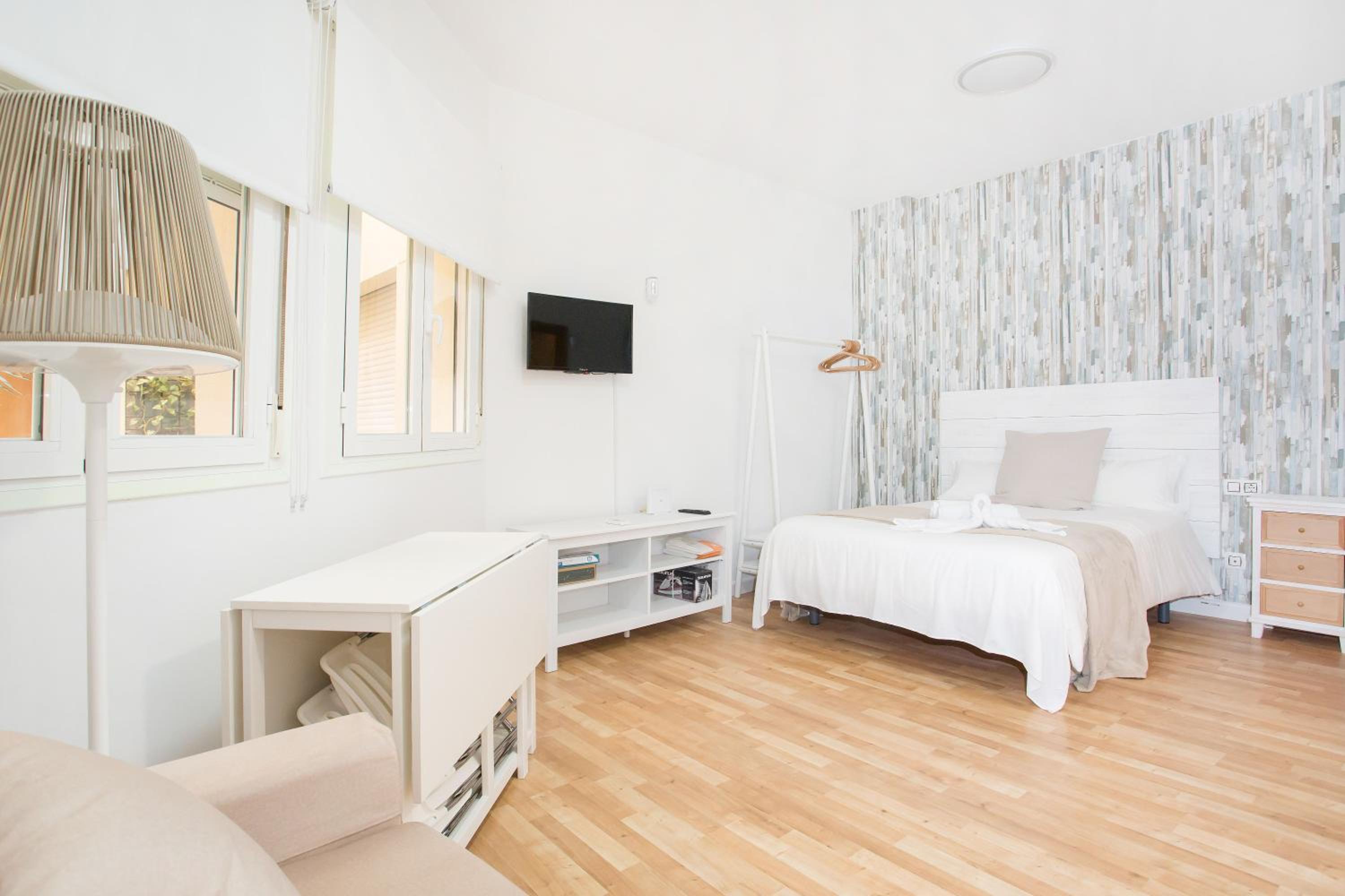 Suncity Petit Studio Images