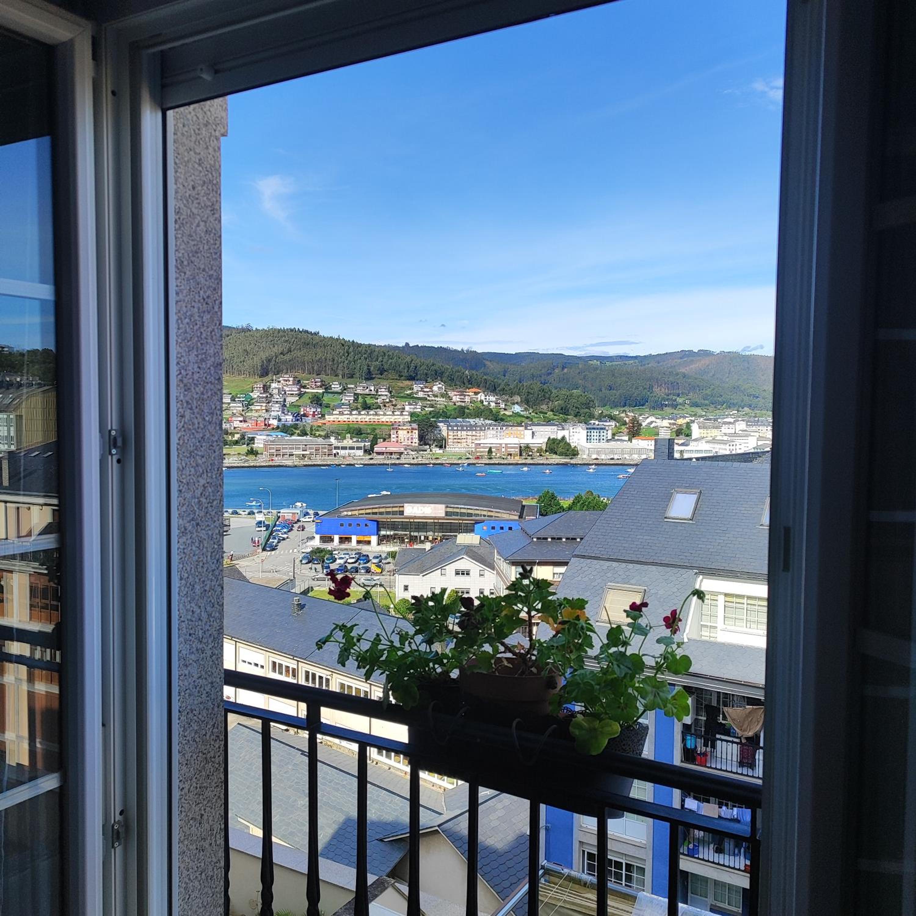 Piso céntrico en Viveiro con aparcamiento Images