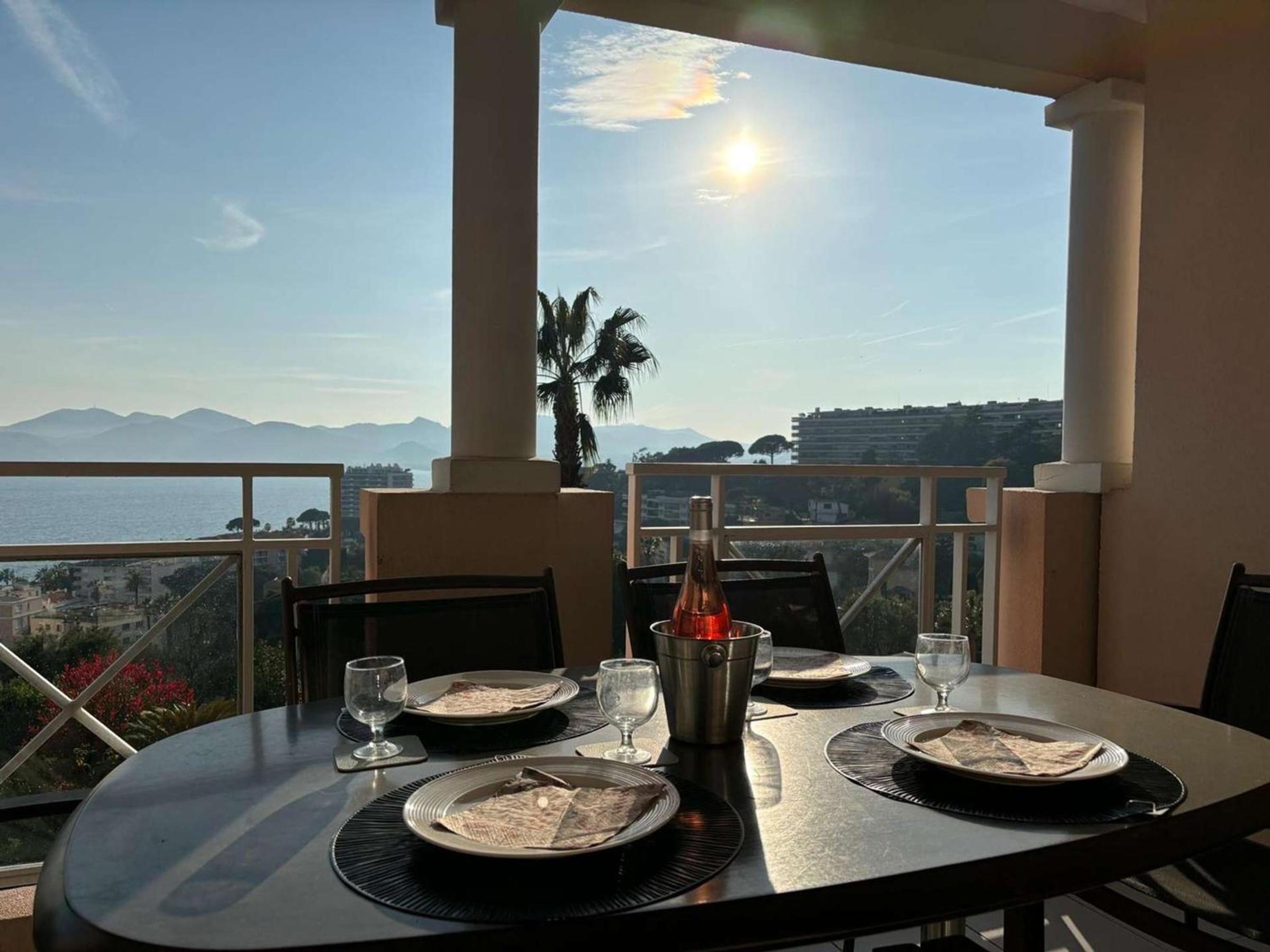 Appartement 2 pièces avec terrasse, 4 couchages, piscine et parking - Cannes la Bocca - FR-1-609-39 Images