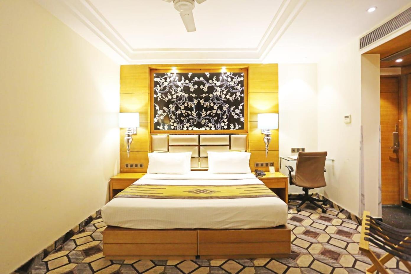 Airport Hotel Claytone Images