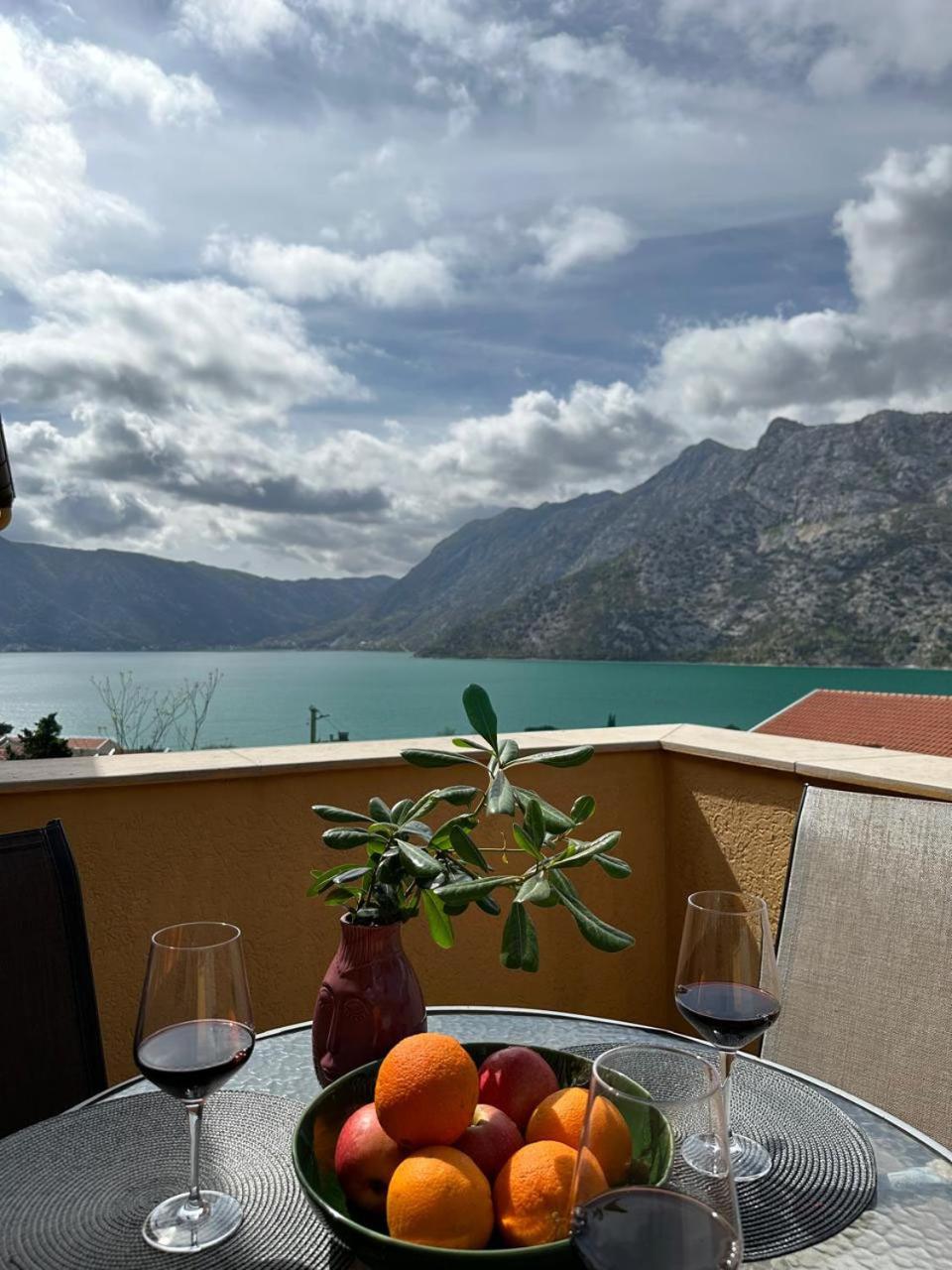 Villa Risan Apartments