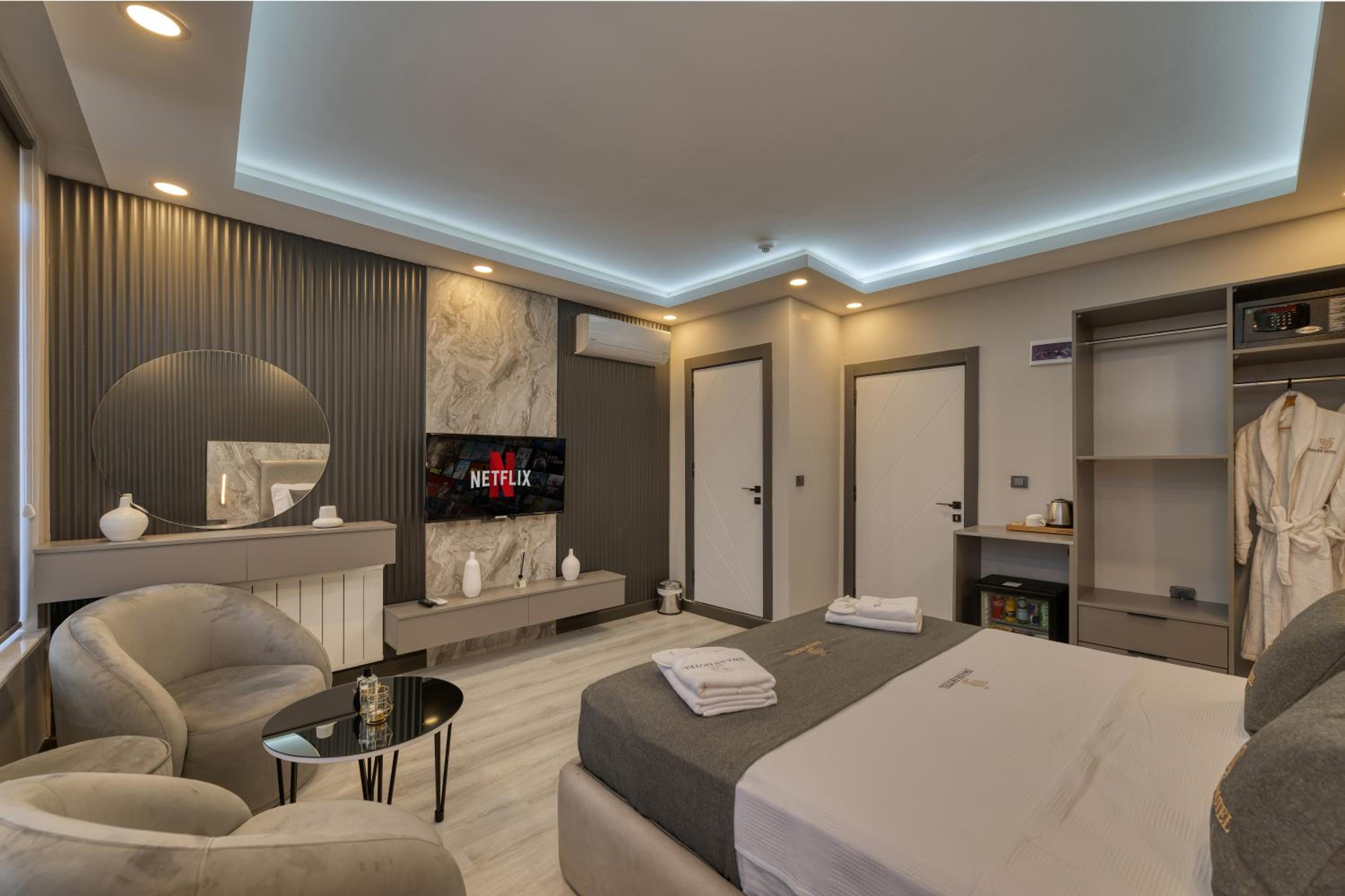 Swans Hotel Old City Grand Bazaar Images