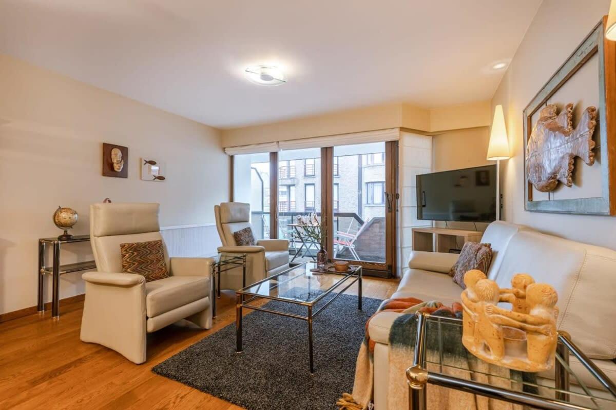 Authentic apartment with terraces and parking Images