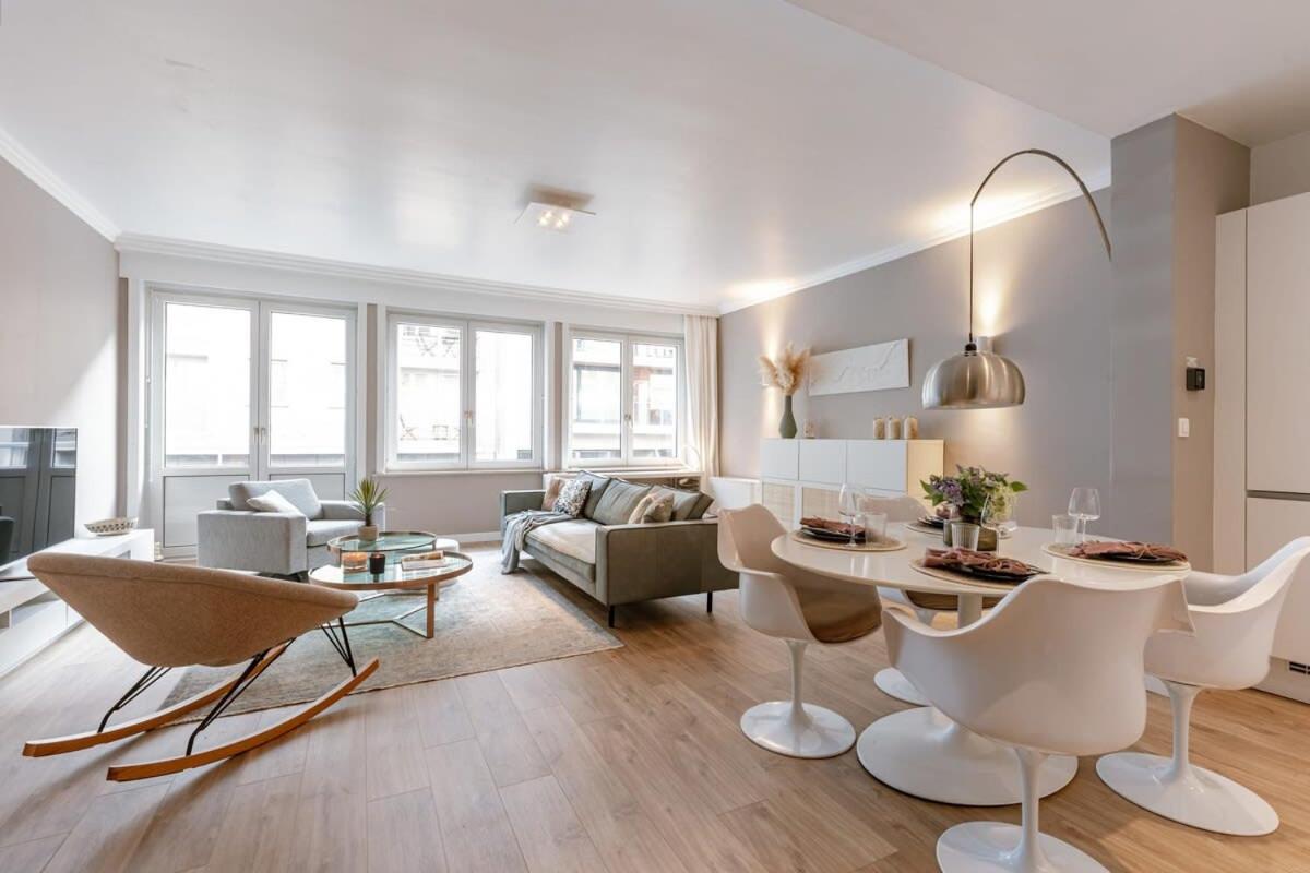 Modern apartment in the heart of Knokke with terrace Images