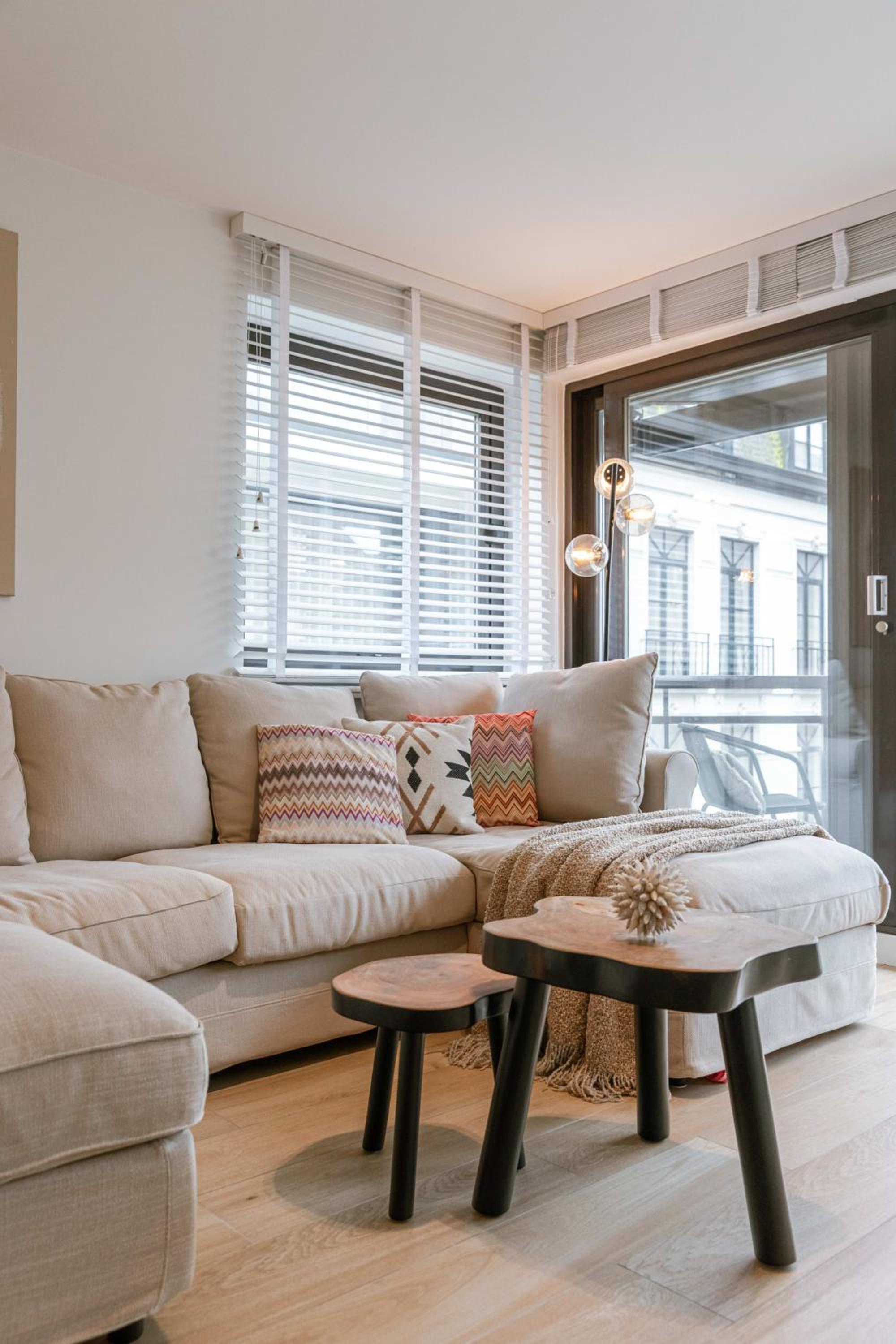 Pleasant 2 bedroom apartment with private parking Images