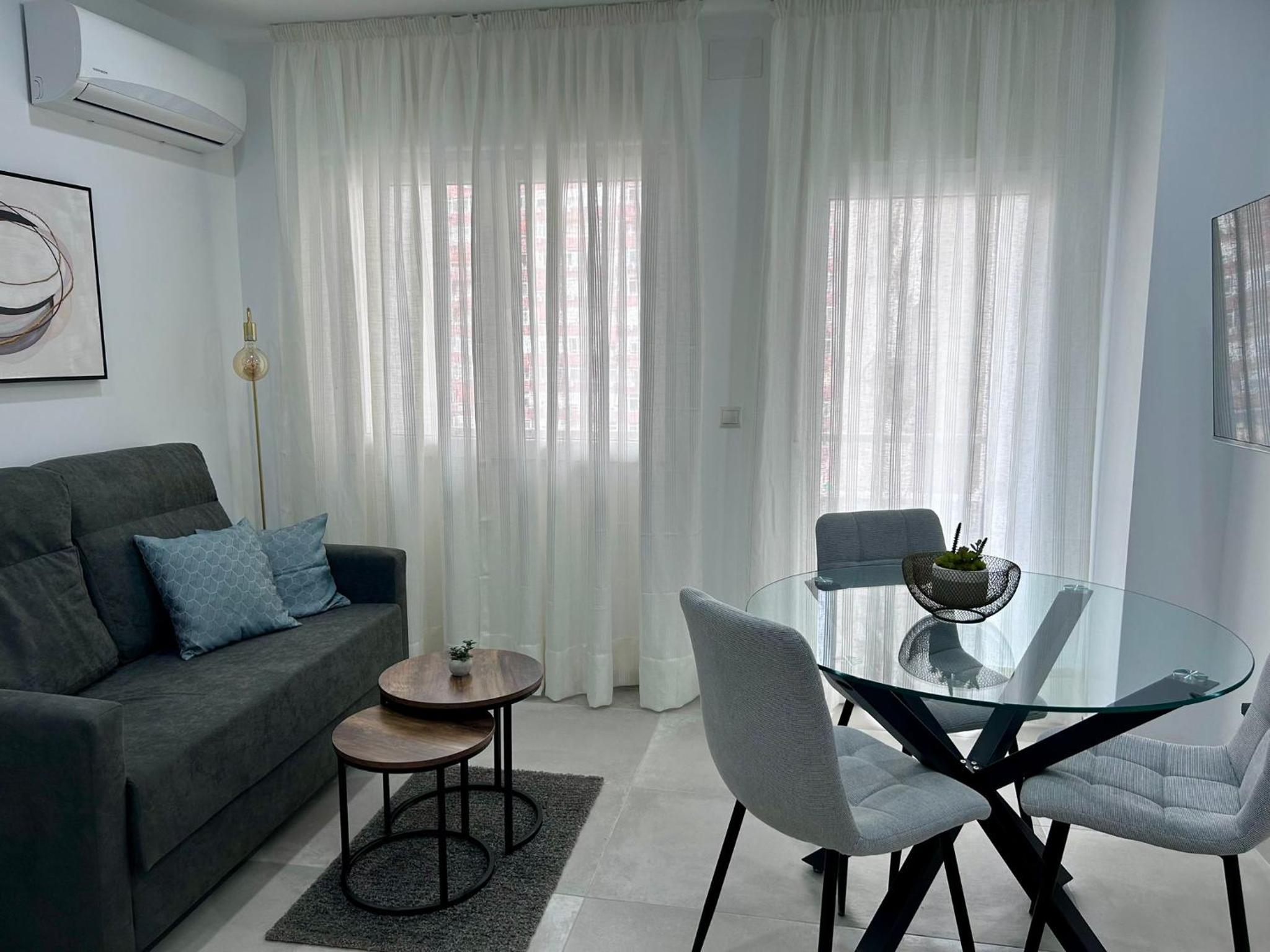 VER64 - Nuevo, Reformado 100, Terraza, Wifi, Playa a 600 metros, Centro a 300 metros Images