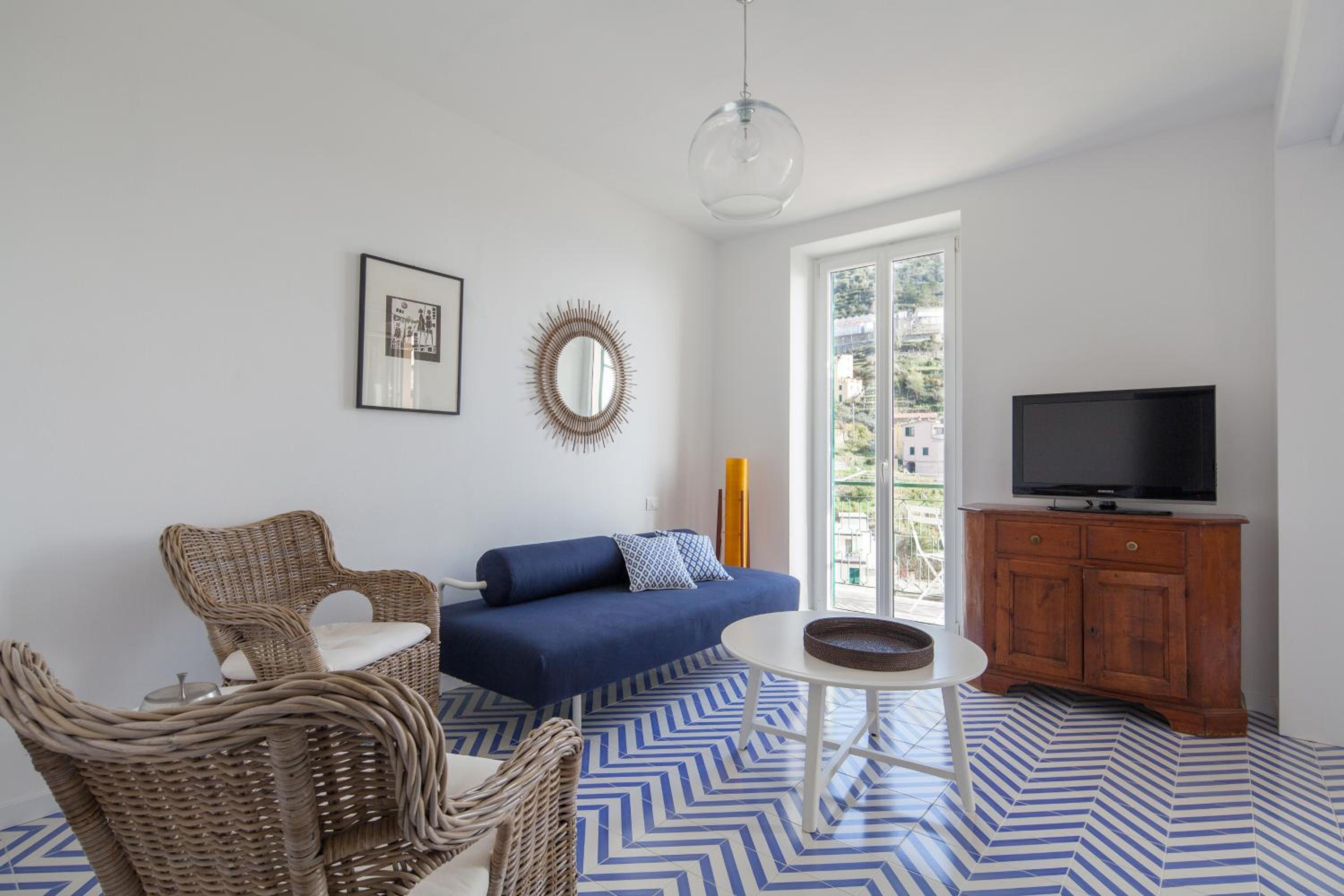 Casa San Giovanni with Seaview, 2BDR, Balcony, easy from Free Parking! and Train Images