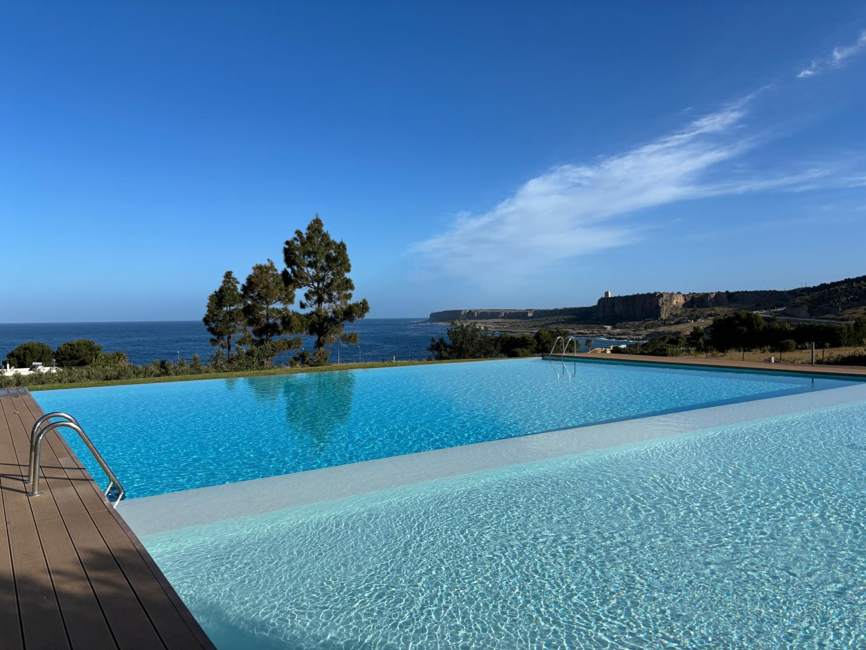 CALA AZZURRA Holiday House Images