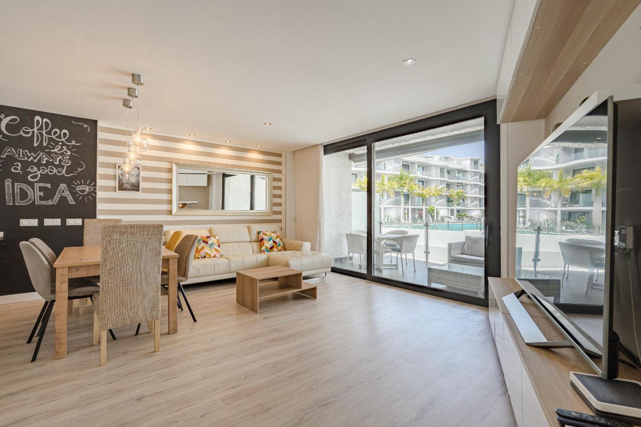 Tranquil Apartment Las Olas Images