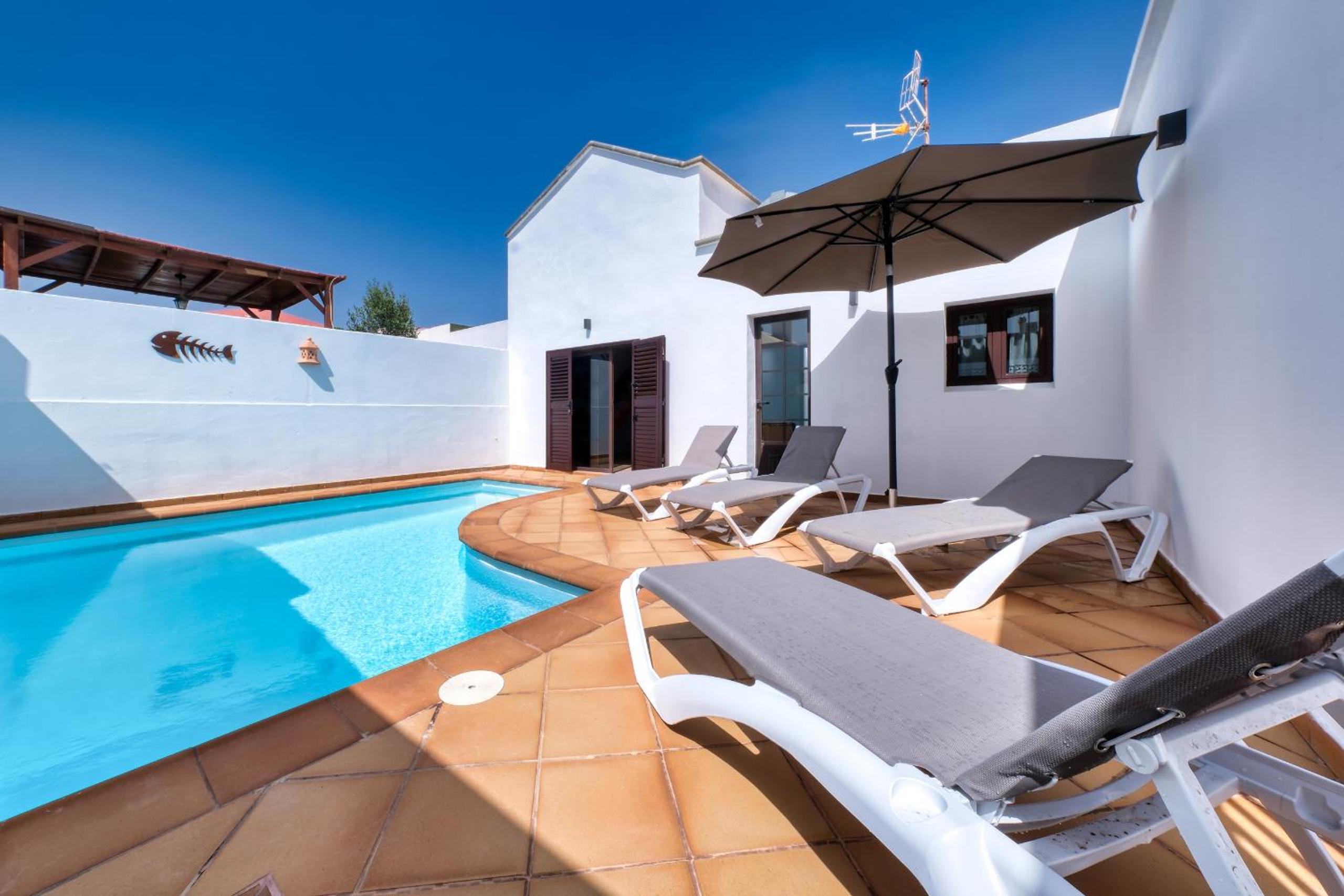 Villa Rosa-private pool, quiet area Images