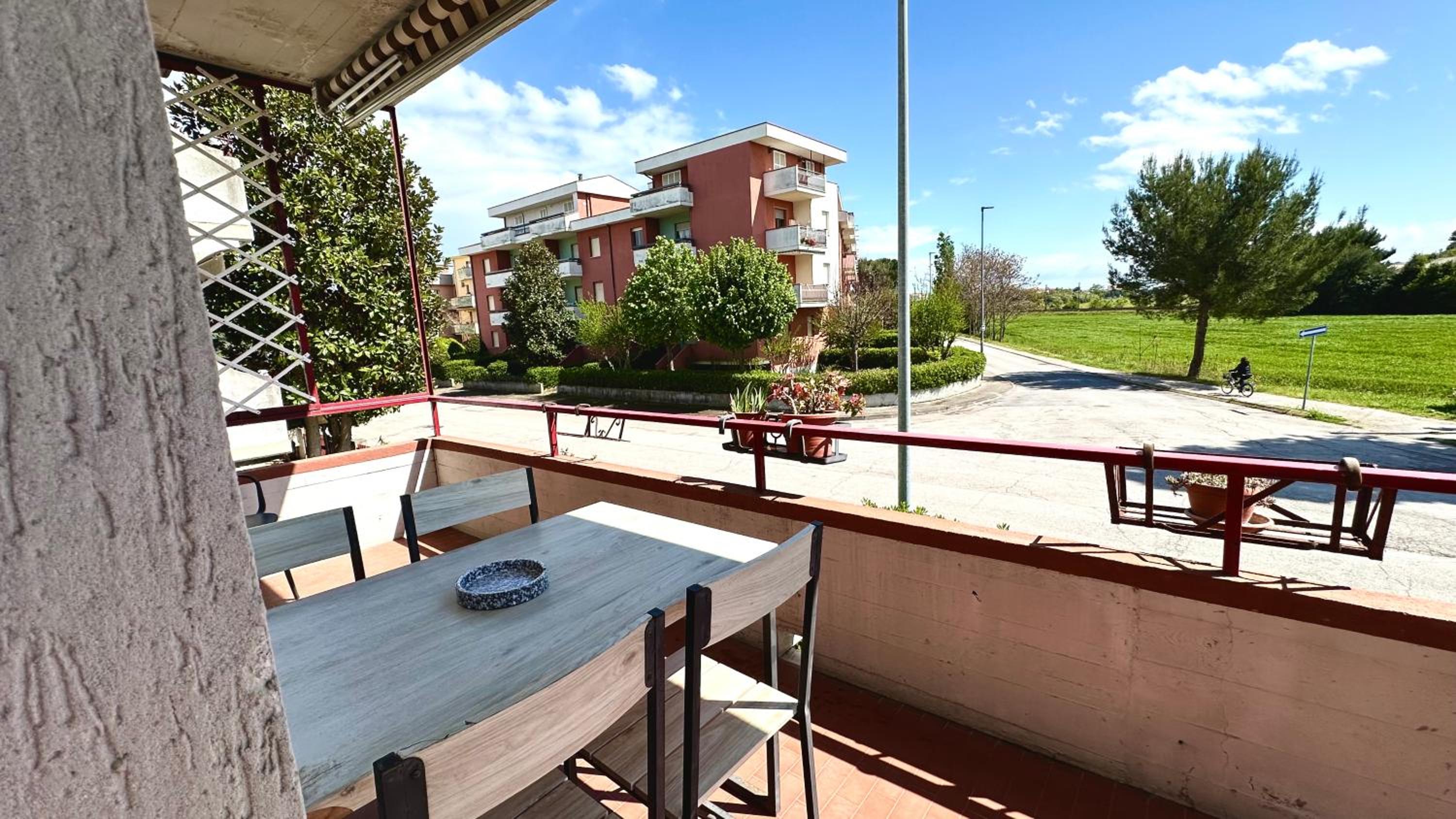 P030 - Porto Recanati, delizioso trilocale con terrazza Images
