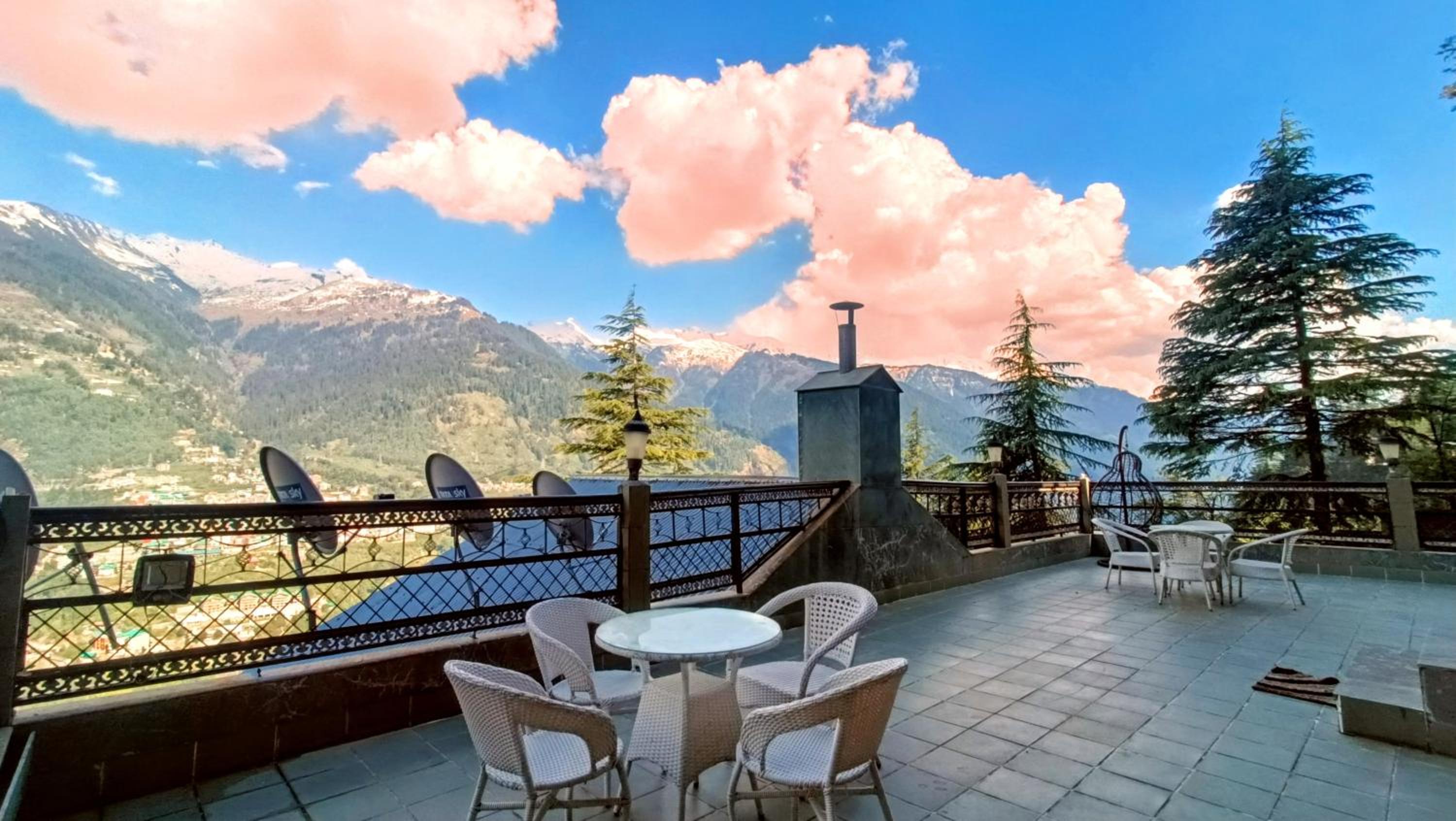 6th Element Cottages Images