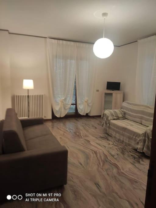 Ampio appartamento fino a 9 ospiti Images