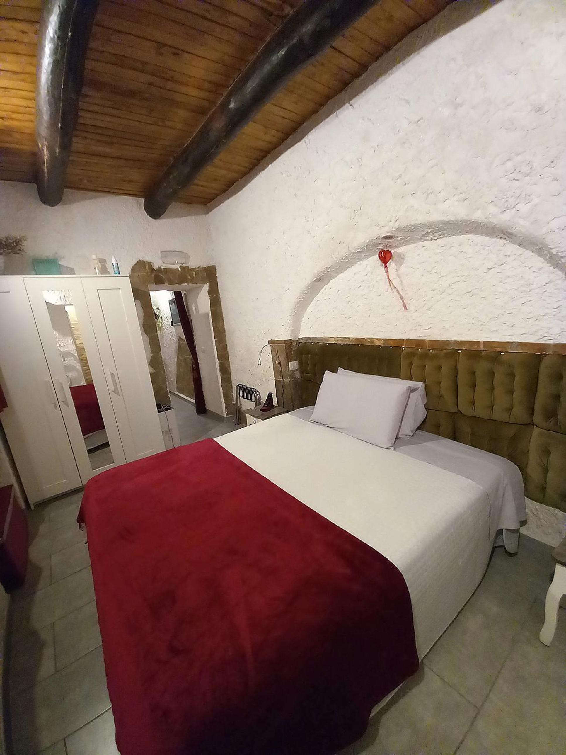 La Grotta Images