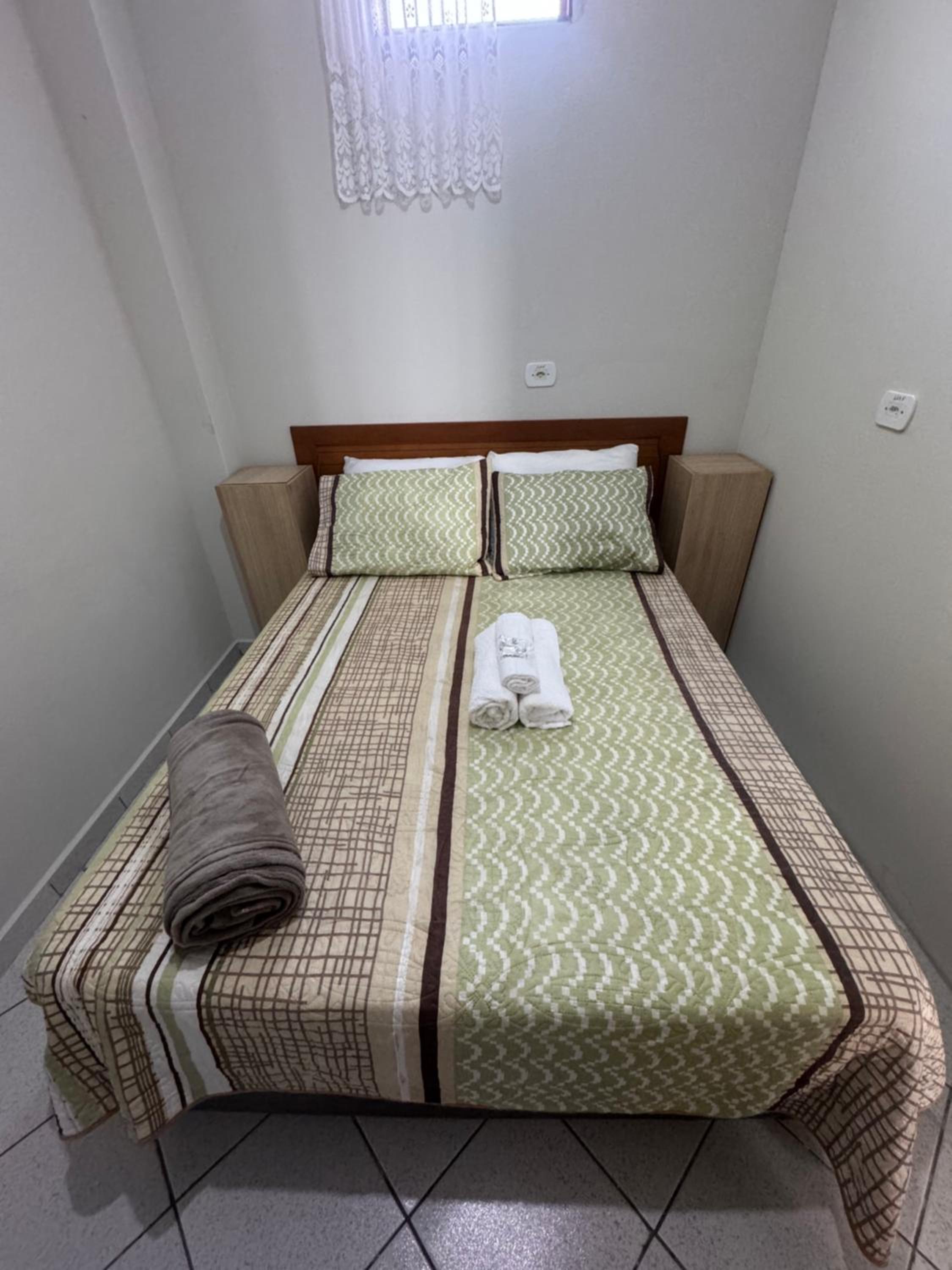 Quarto Laurinda 2 Images