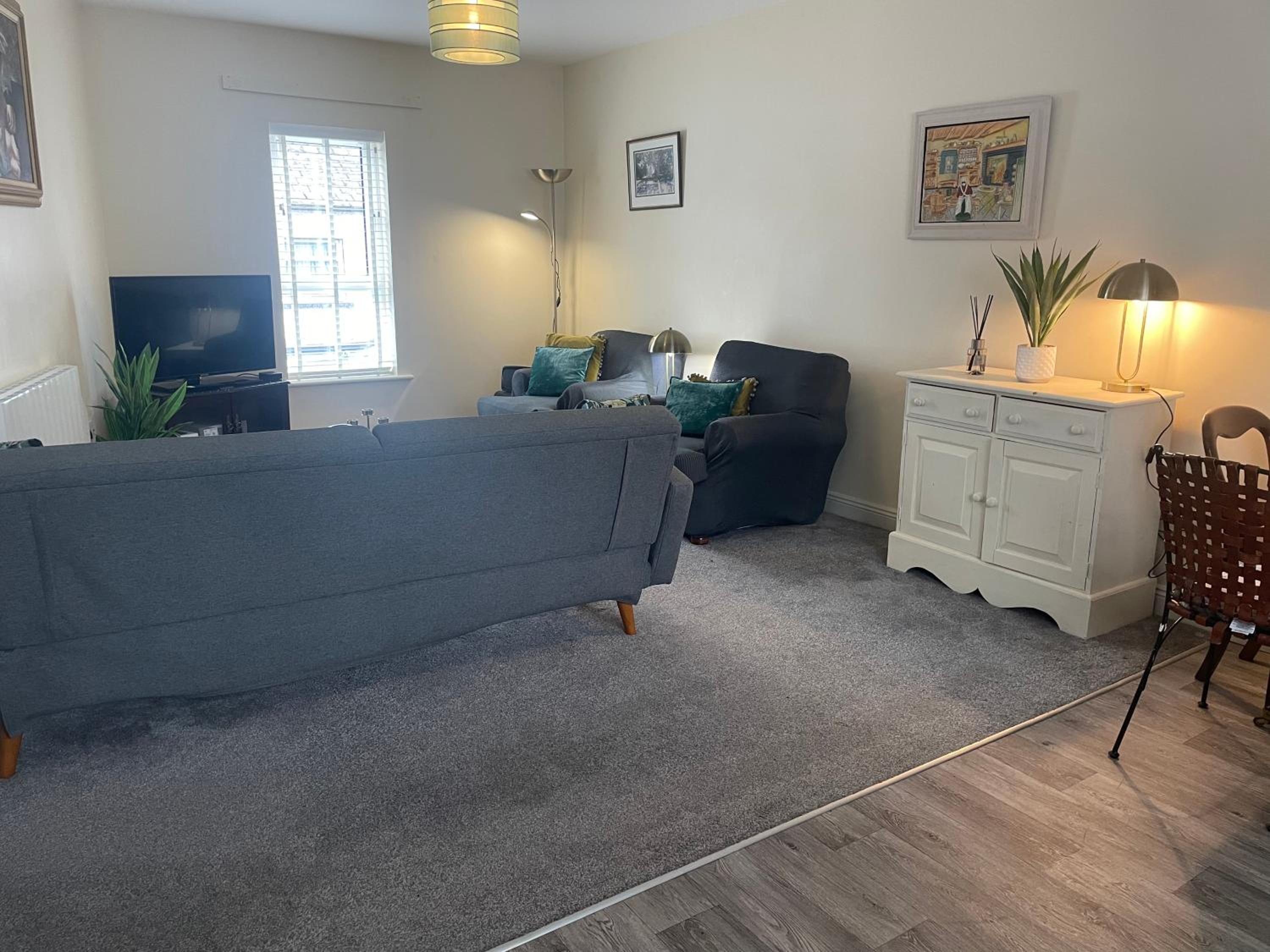 Carrick - Town Centre Apartment