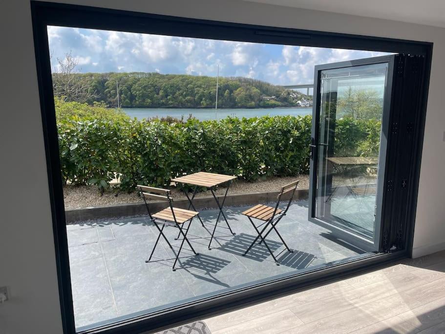 Garden lodge with Sea Views Images