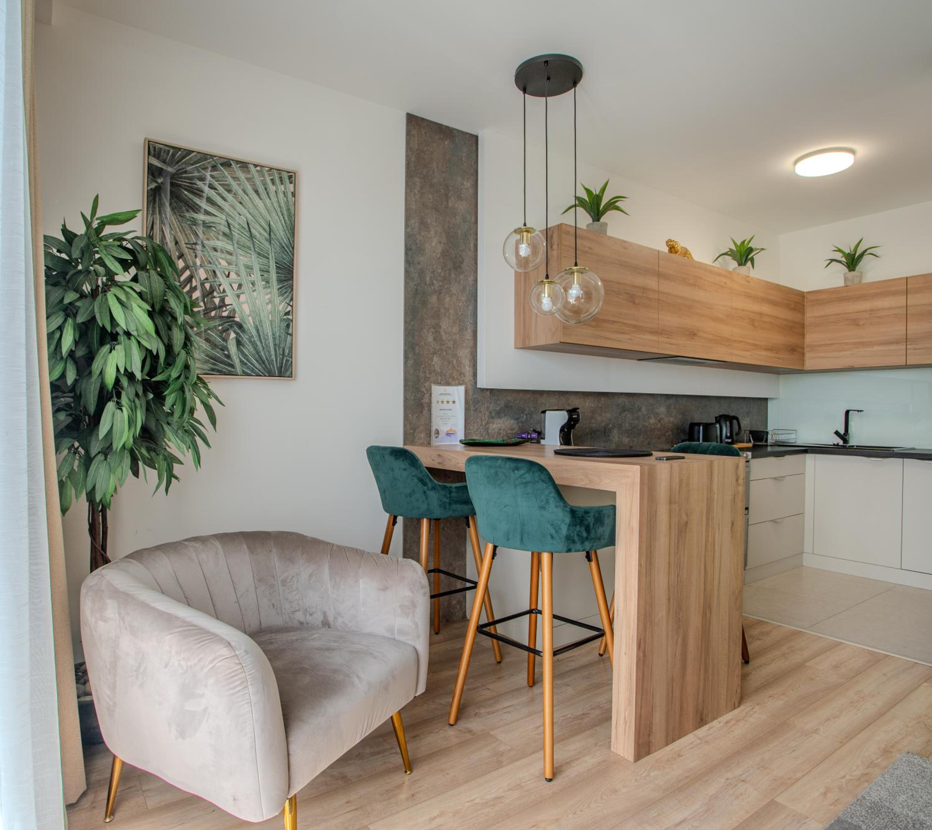 Meridien Home Apartment Images