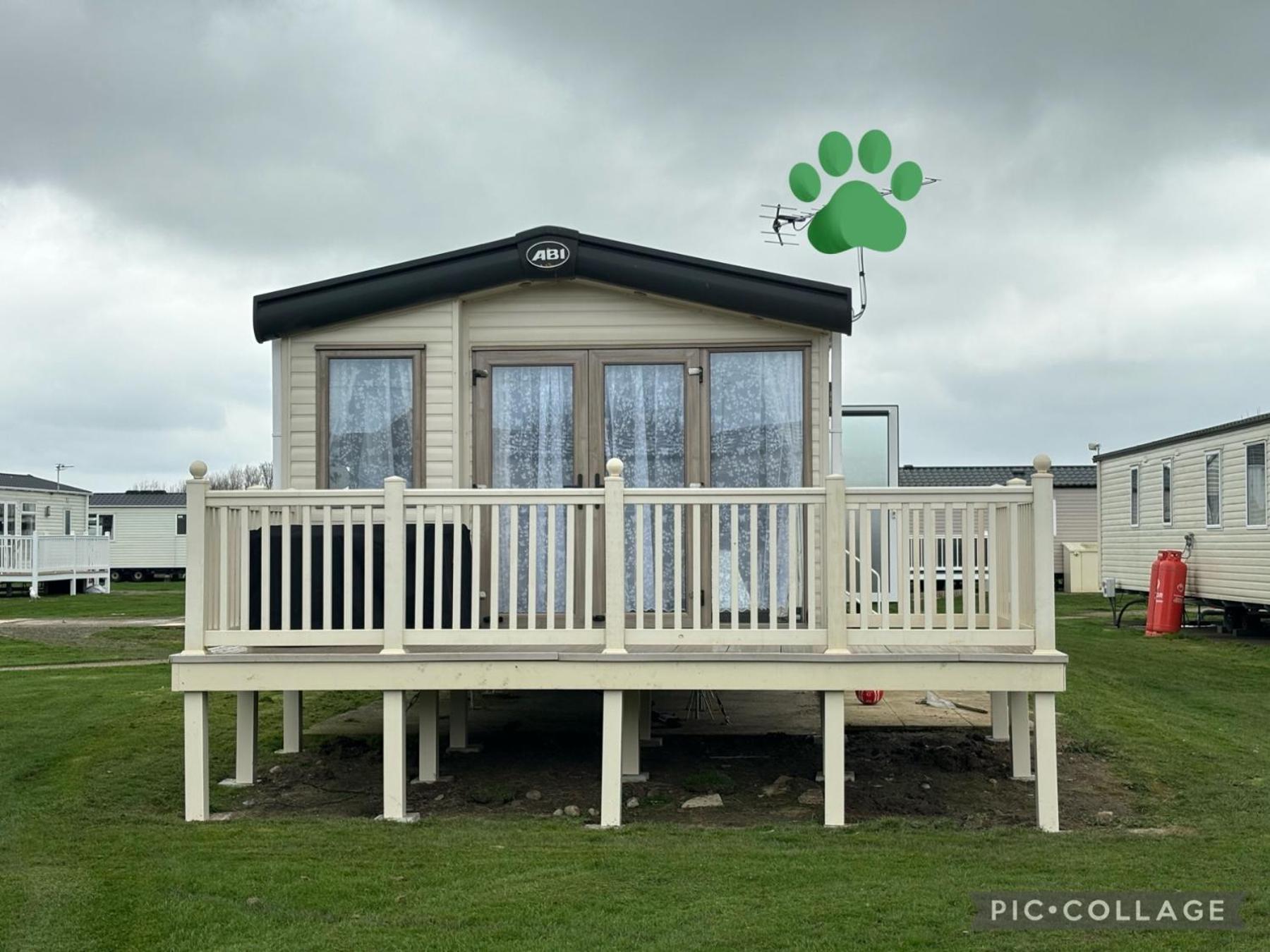 The Hurleys 8 Berth AV14 At Camber Sands Images