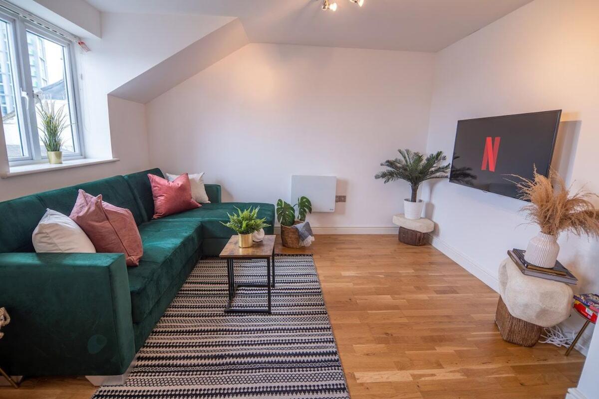 Cozy Living in Abbey Woods Images