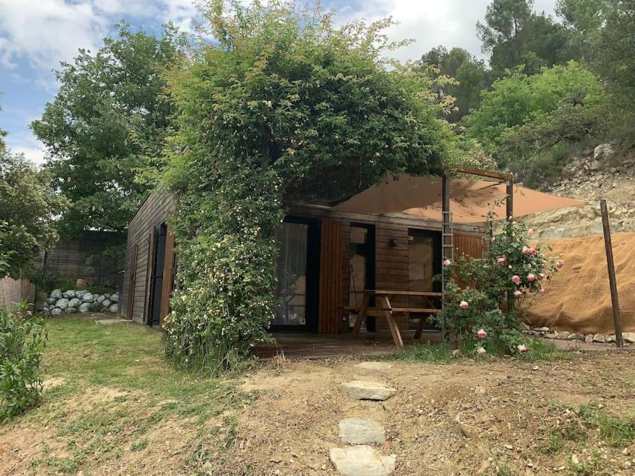 Maison en bois à Entrechaux Images