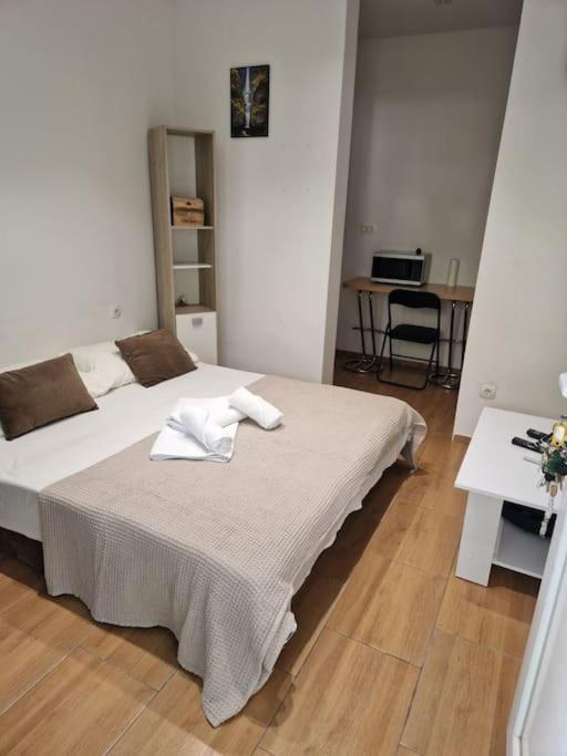 Studio Apartment Mank2 Images