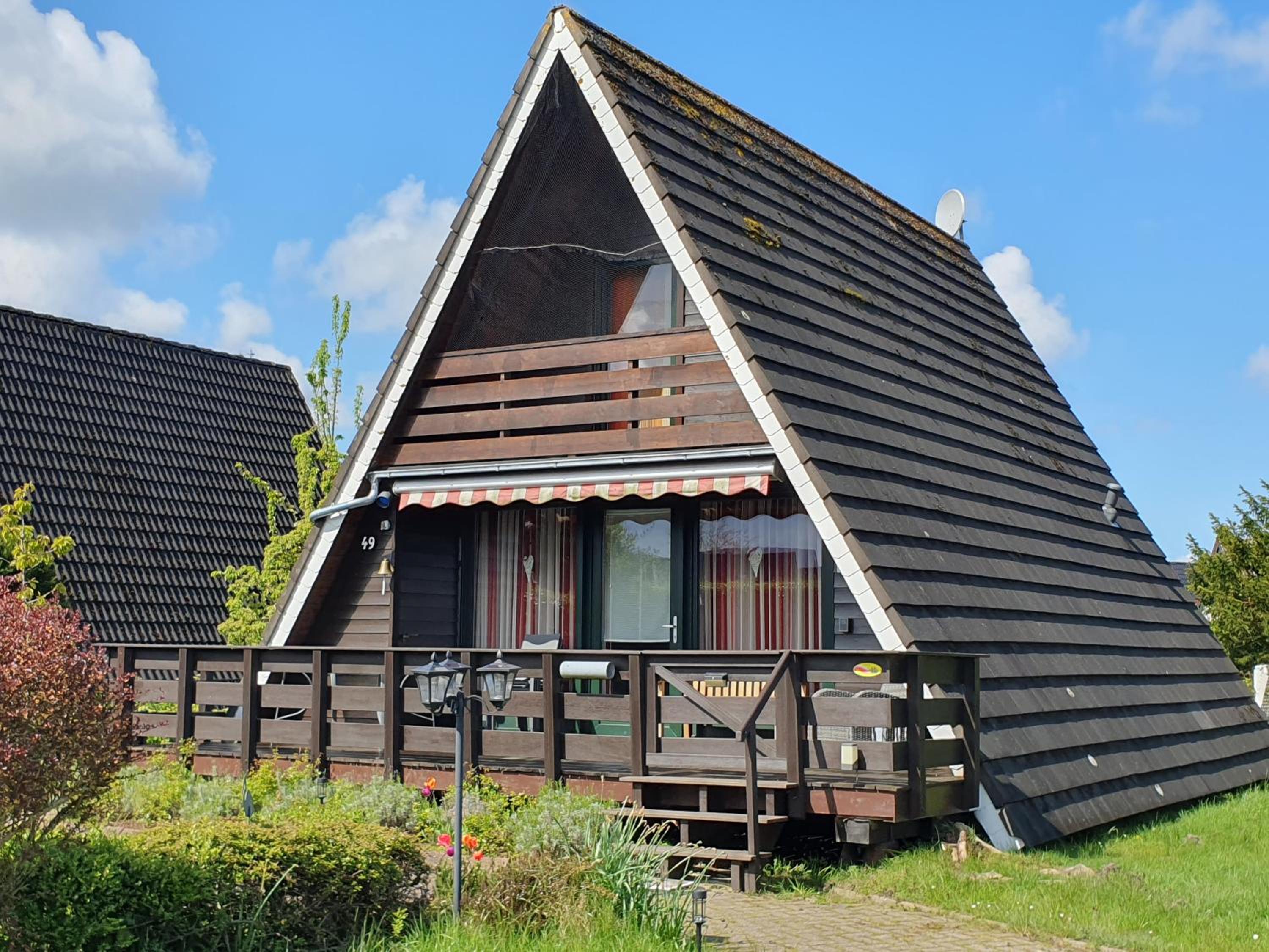 Nurdachhaus EIN HAUS AM DEICH